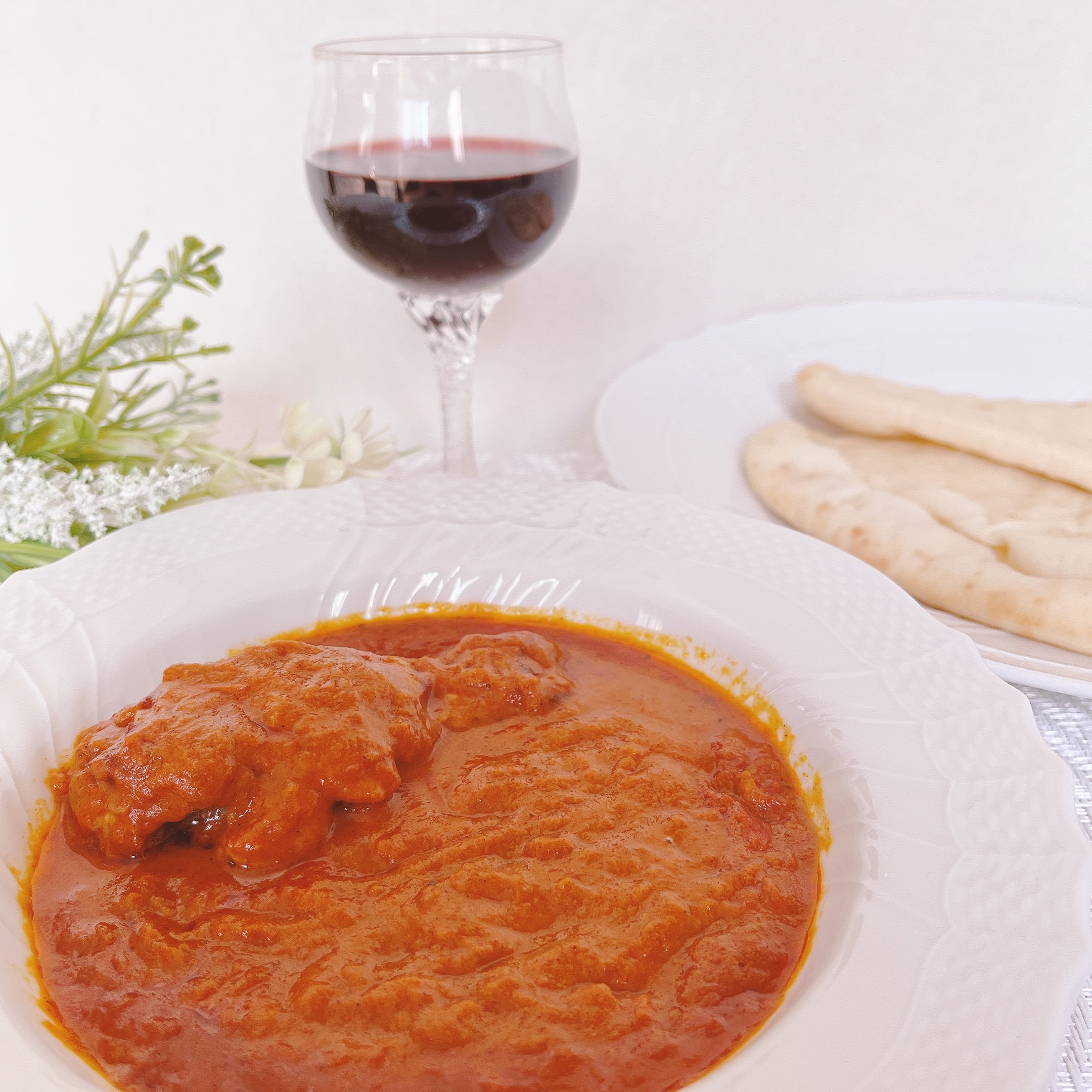 成城石井のおすすめレトルト食品「骨付き肉を煮込んだ旨味たっぷり バターチキンカレー」