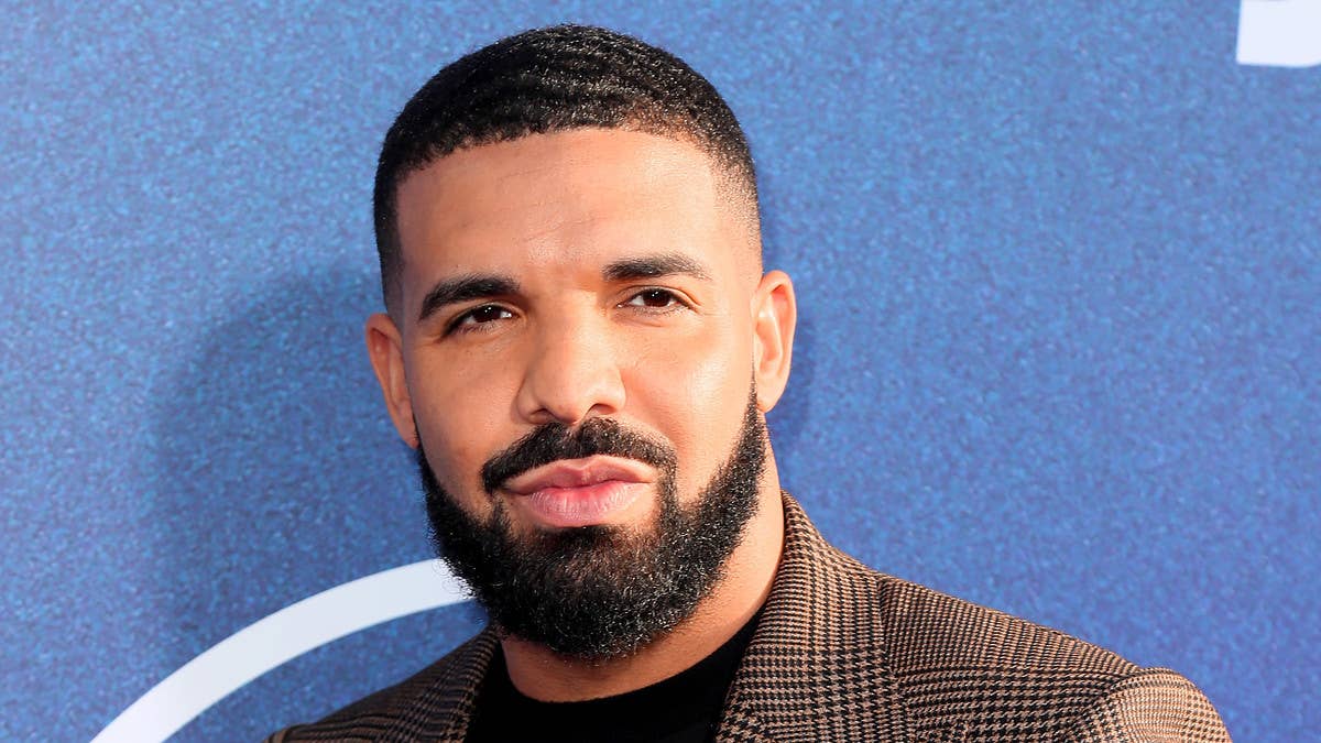 Lollapalooza Brazil attendees weren't happy to see Drake hanging out with 50 Cent at a Miami strip club the night before cancelling his festival performance.