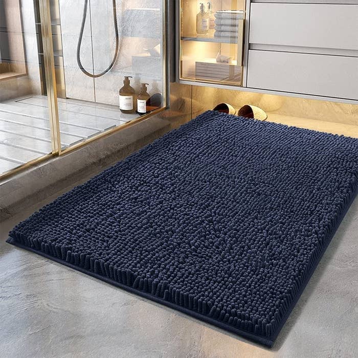 absorbent bath mat in navy blue