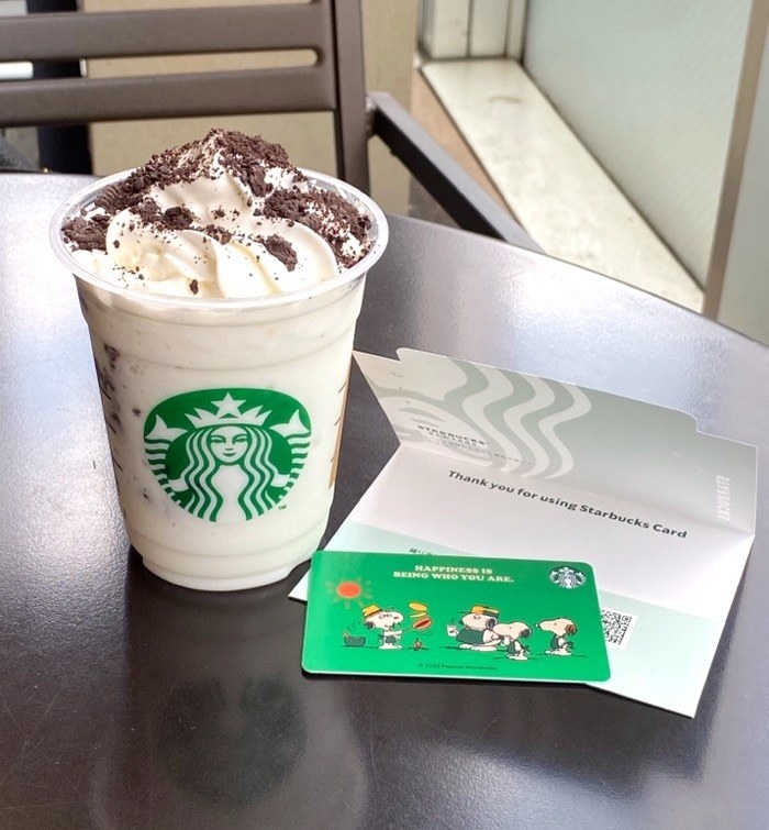 Starbucks （スターバックス）のおすすめのフラペチーノ「スヌーピー バニラ クリーム フラペチーノ® with クラッシュ クッキー」