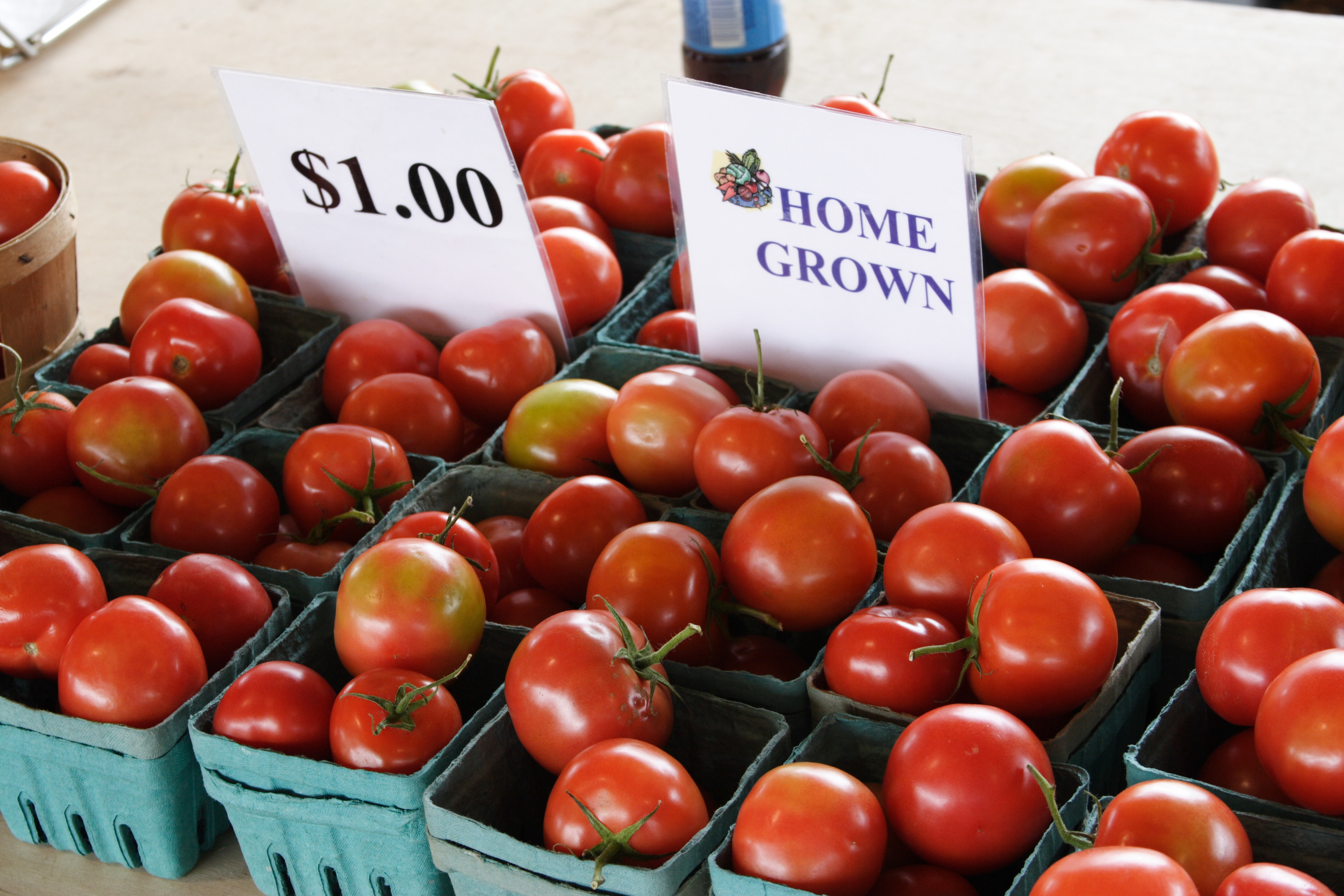 Fresh tomatos for sale at public market