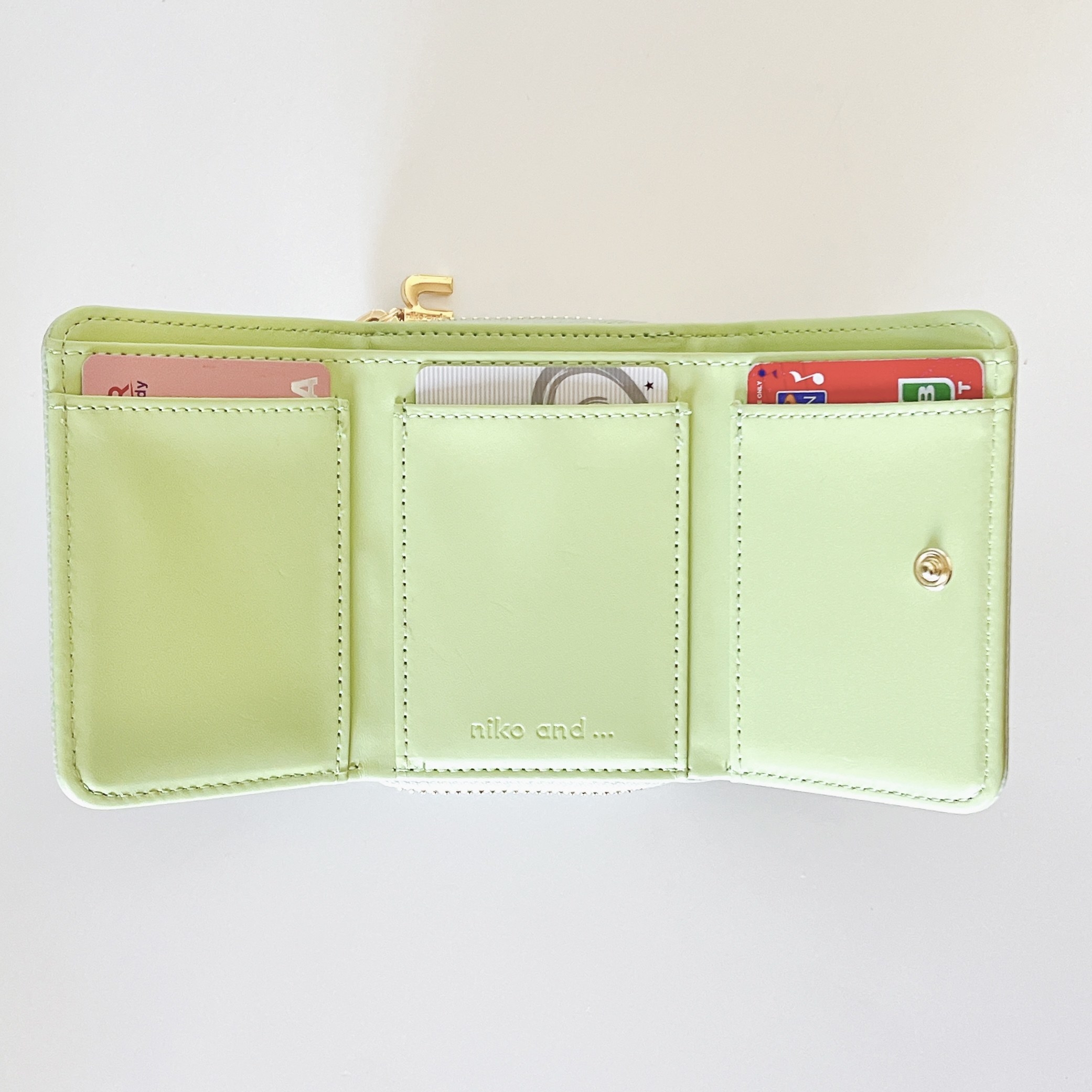 niko and…（ニコ アンド）のおすすめの財布「オリジナルロゴ三つ折りミニ財布」