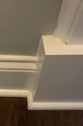 same reviewer show baseboards completely cleaned after a quick swipe with the tool