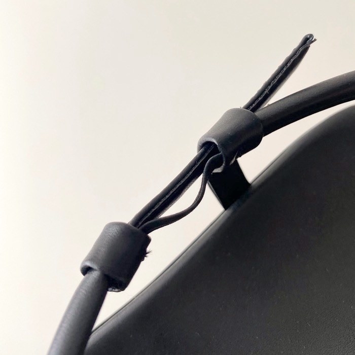 ユニクロのおすすめファッションアイテム「ナローストラップサンダル」