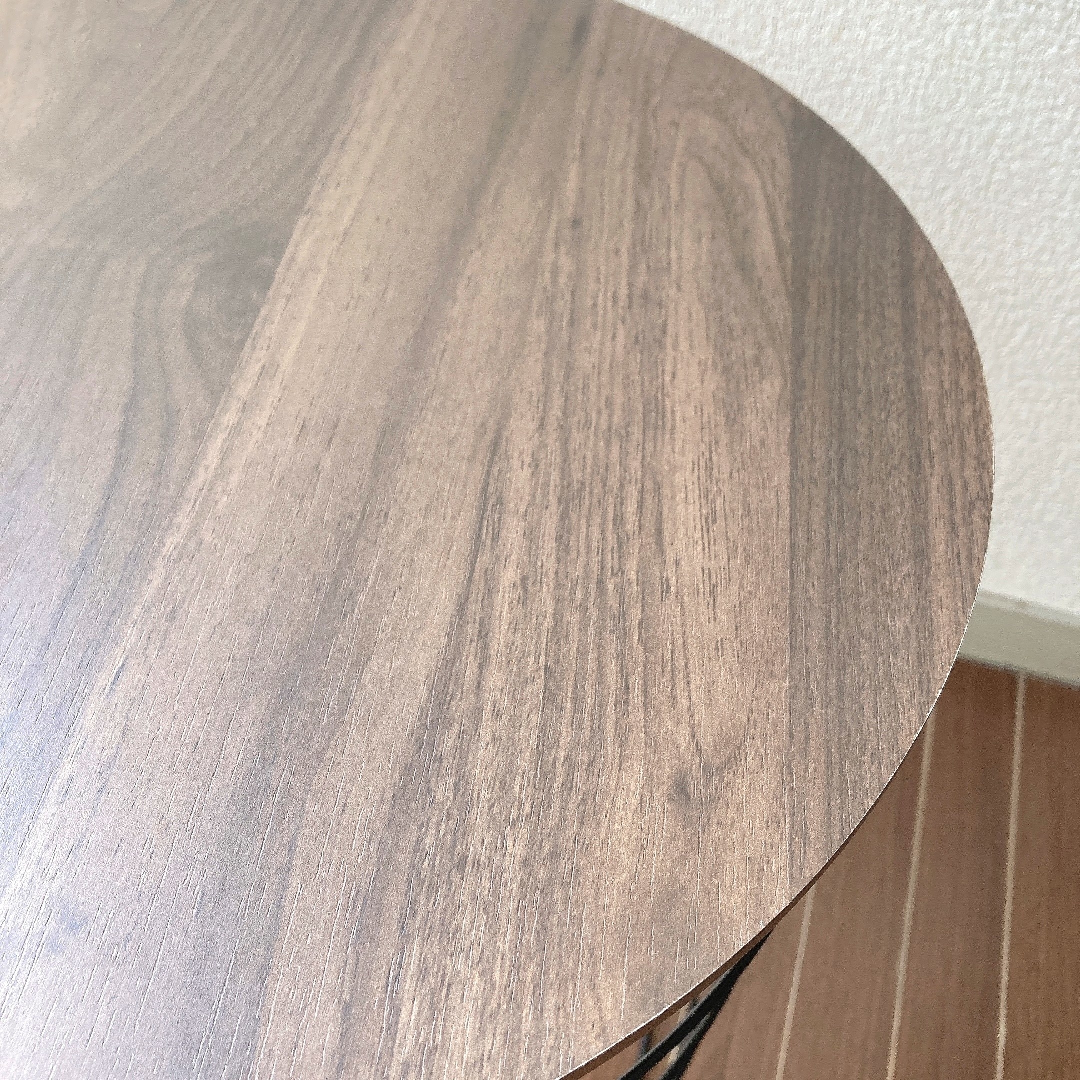 ニトリのオススメのインテリア雑貨「ワイヤーテーブル ハオ（ミドルブラウン）」