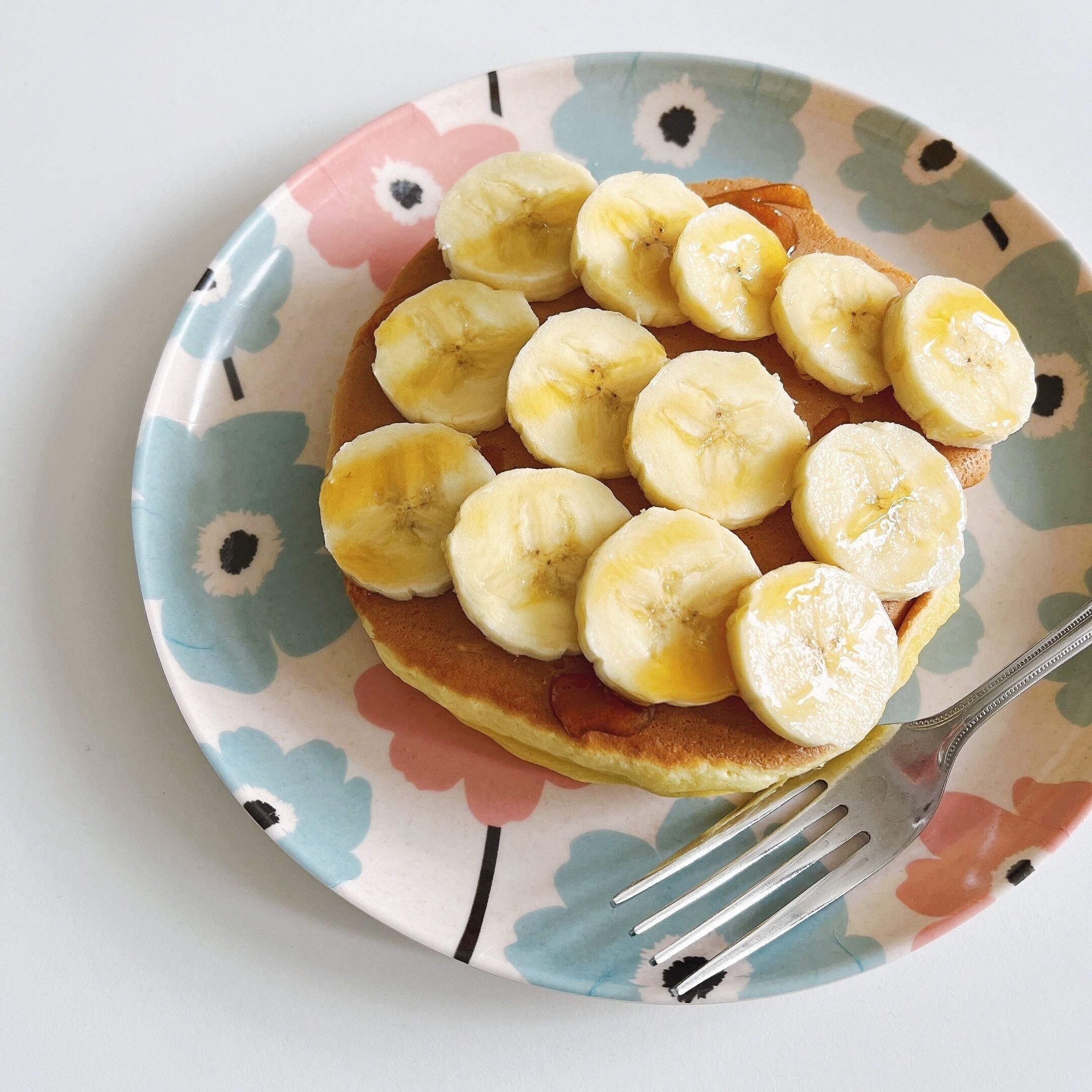 Seria(セリア)のオススメの食器「バンブーファイバー食器 丸型プレート20cm 北欧花柄」
