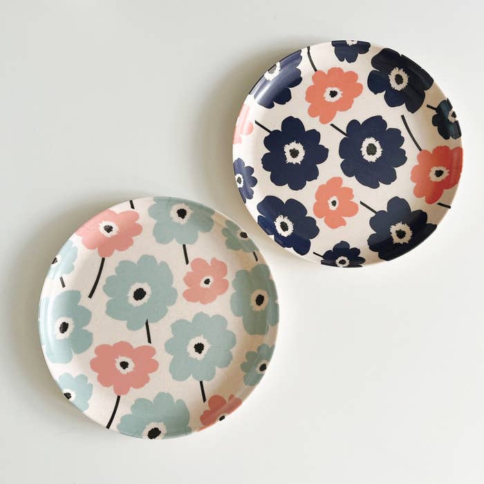 Seria(セリア)のオススメの食器「バンブーファイバー食器 丸型プレート20cm 北欧花柄」