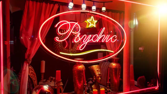 neon sign that ready psychic