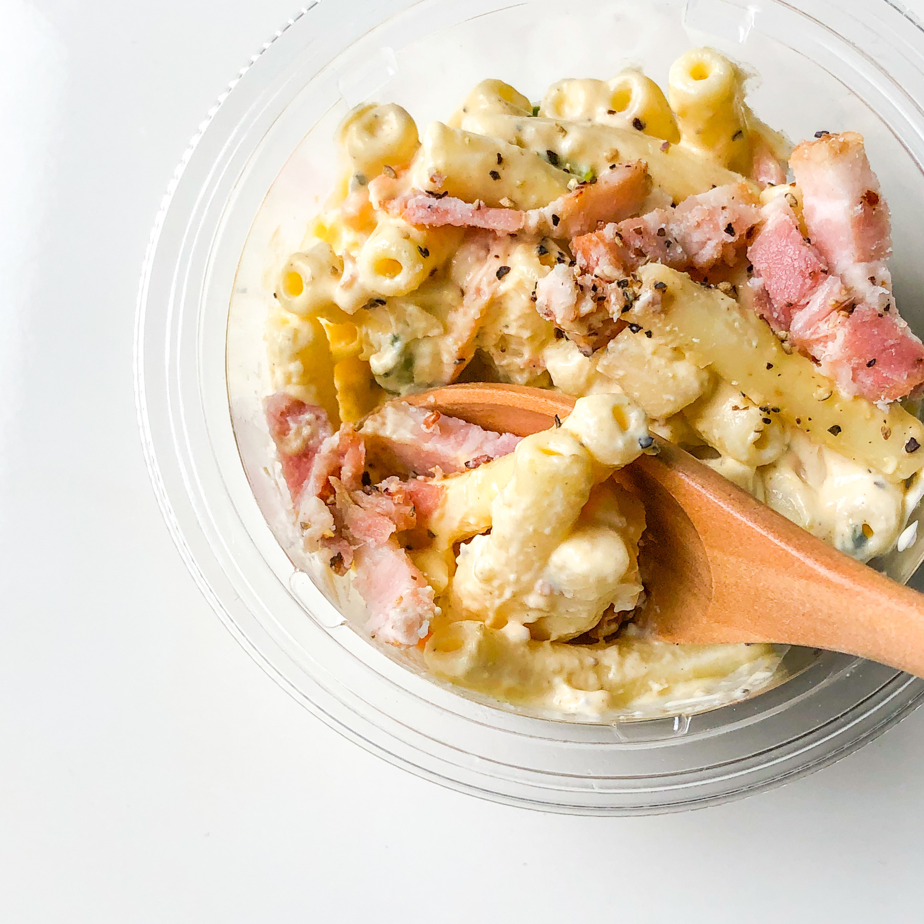 セブン-イレブンのおすすめの惣菜・おかず「ベーコンペッパーマカロニサラダ」