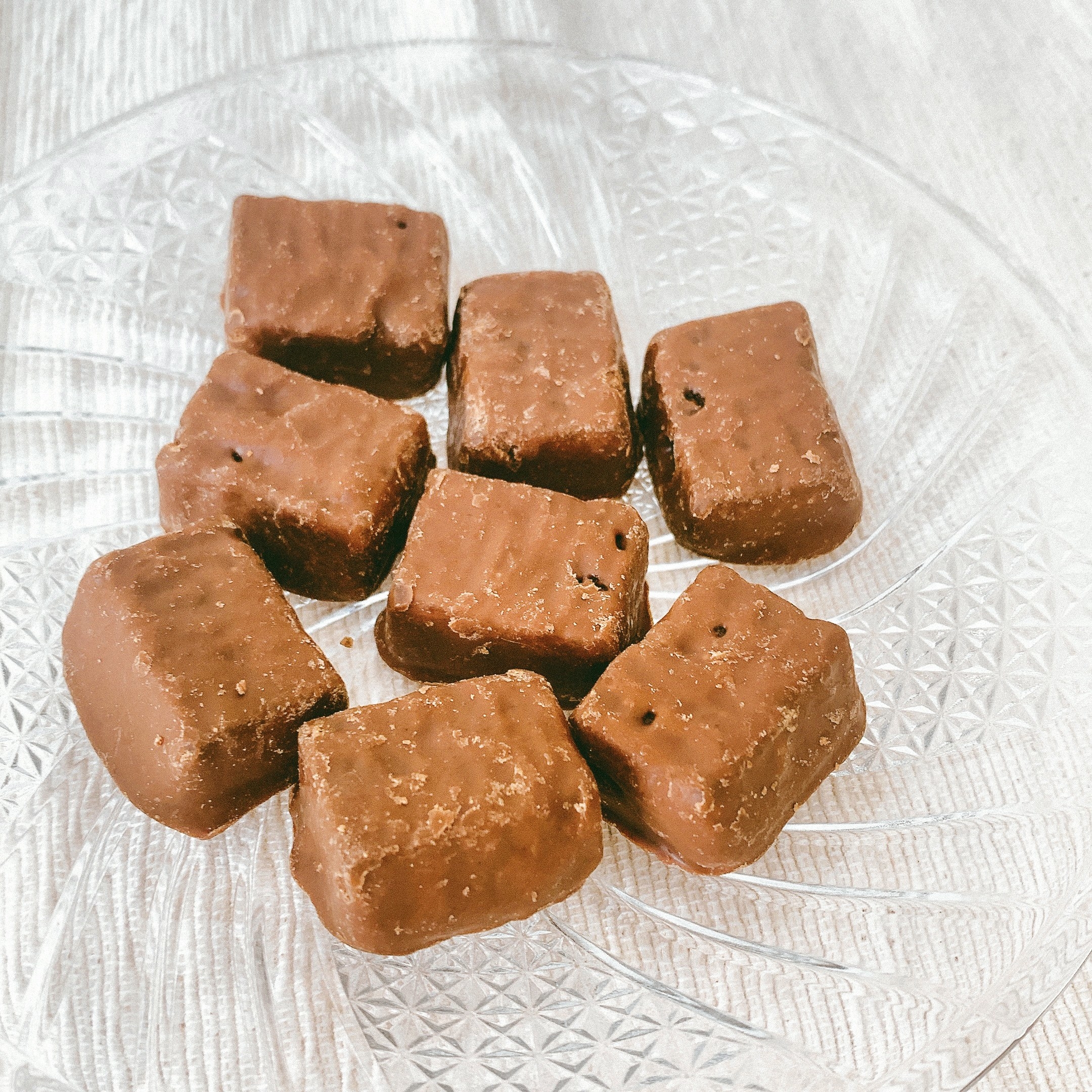 FamilyMart(ファミリーマート)のおすすめのお菓子「しっとり食感のガトーショコラ風チョコ」