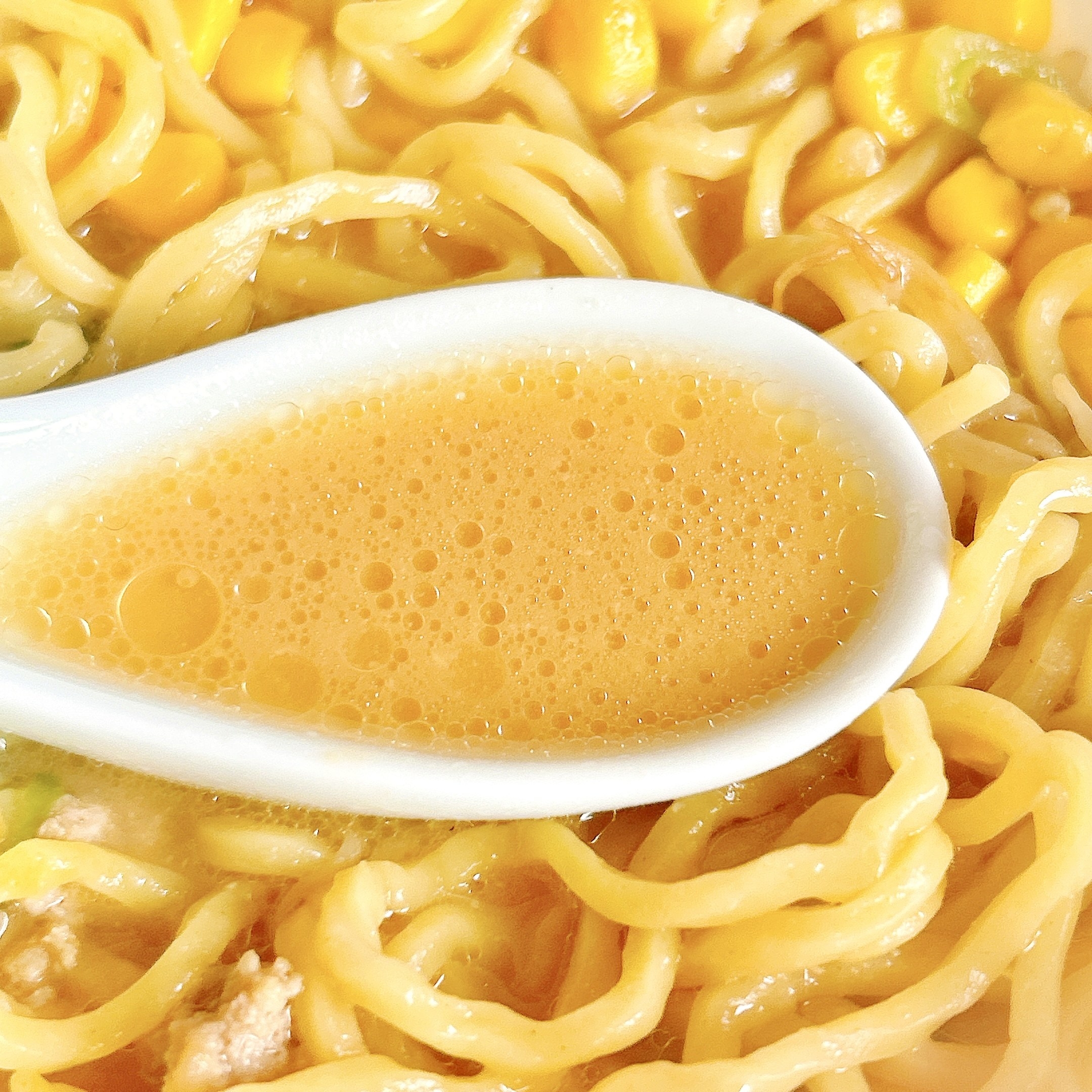 セブン‐イレブンのオススメのラーメン「味噌バターコーンラーメン」