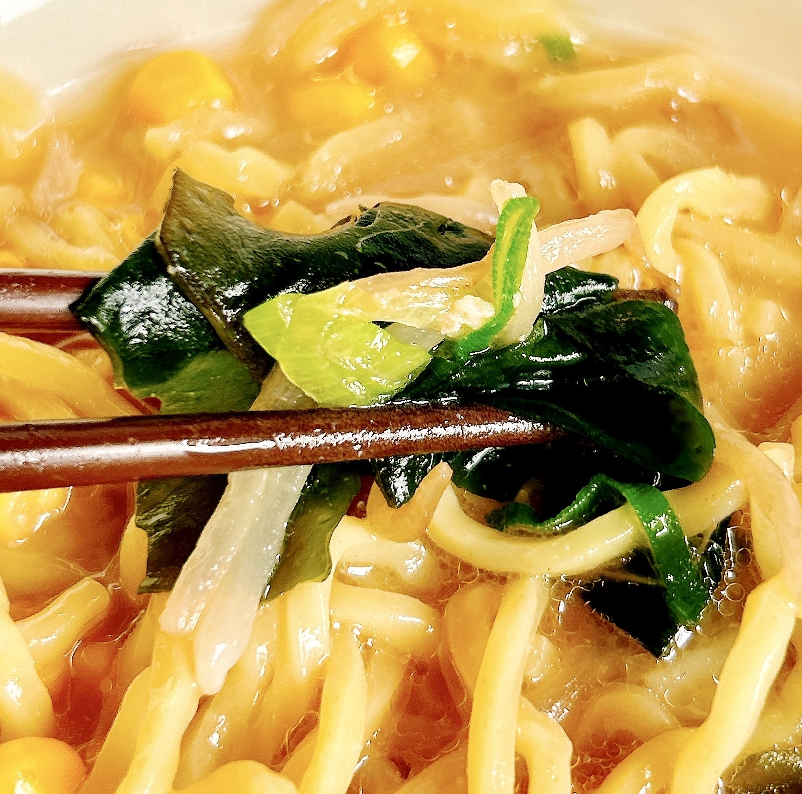 セブン‐イレブンのオススメのラーメン「味噌バターコーンラーメン」