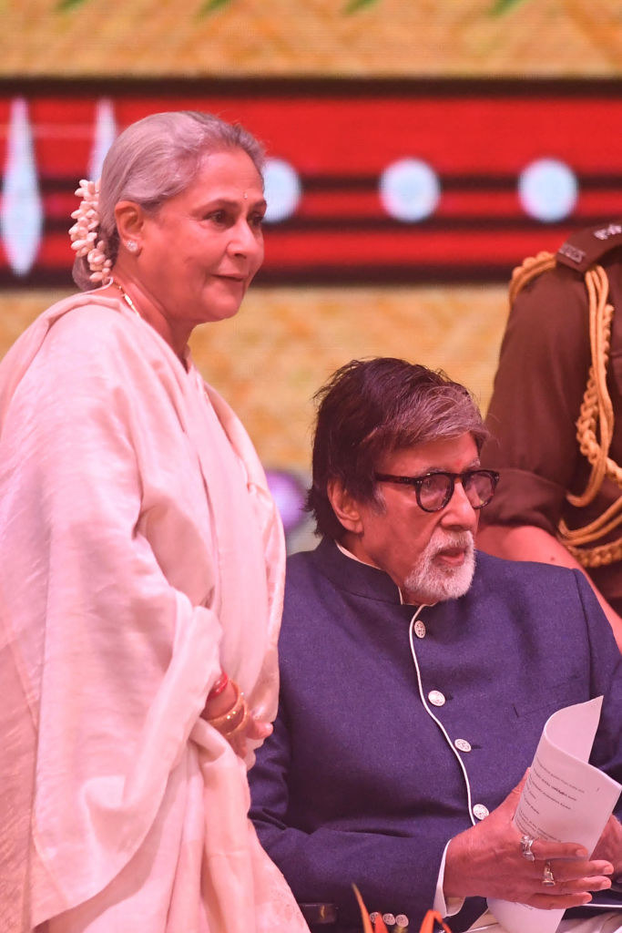 Bollywood actor Amitabh Bachchan (R) with actress, politician Jaya Bachchan attends the the inauguration ceremony of 28th Kolkata International film festival