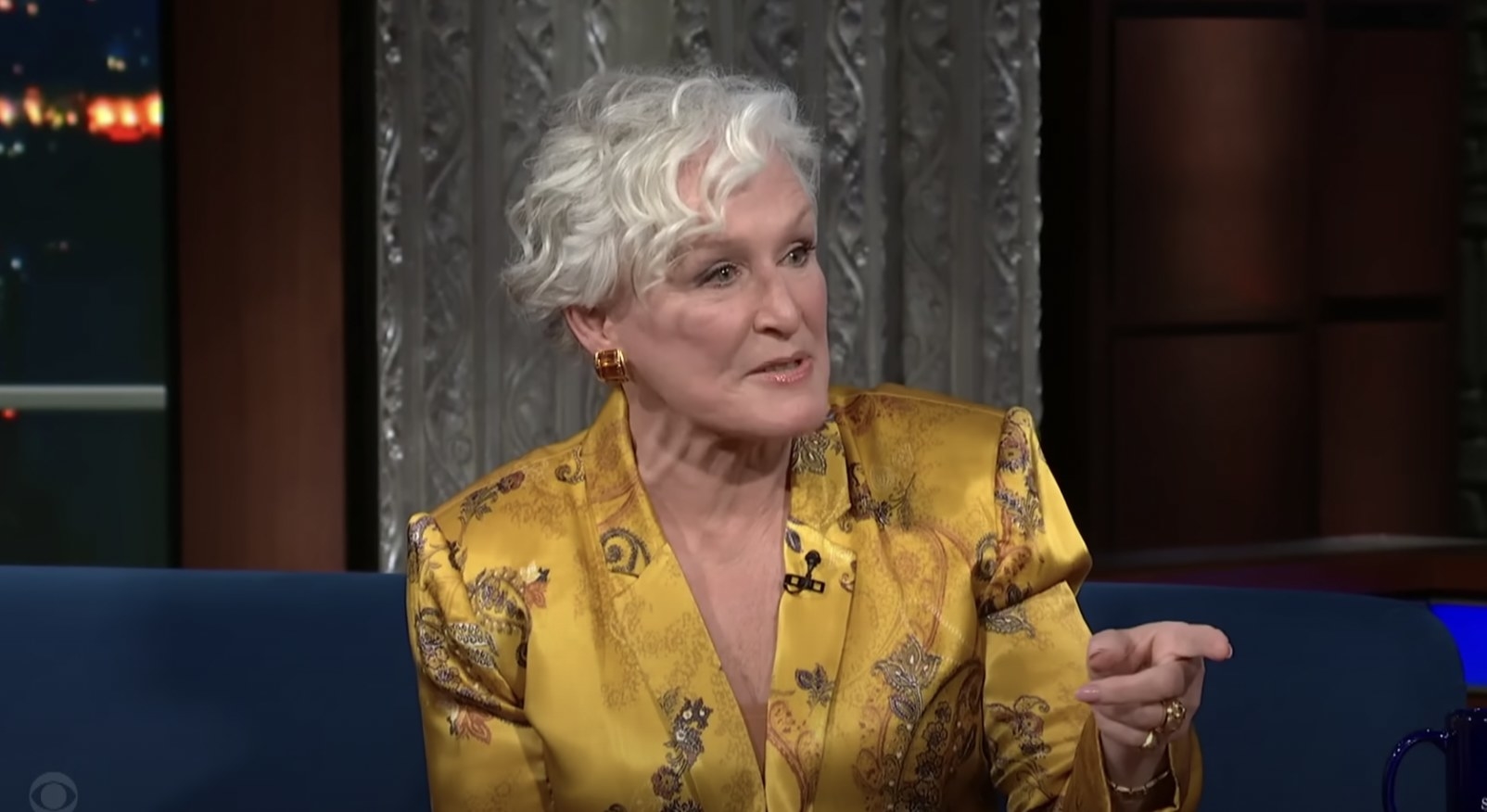 Glenn Close points a finger on The Late Show