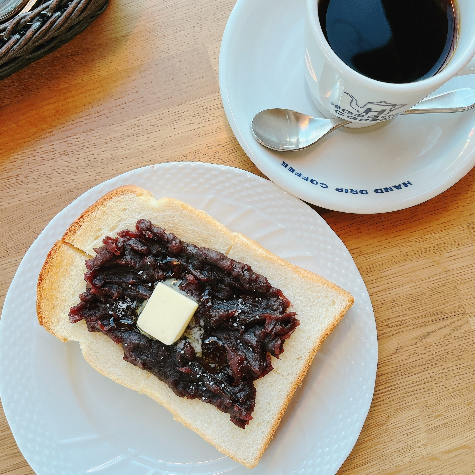 星乃珈琲店のおすすめモーニングメニュー「つぶあんバタートースト」