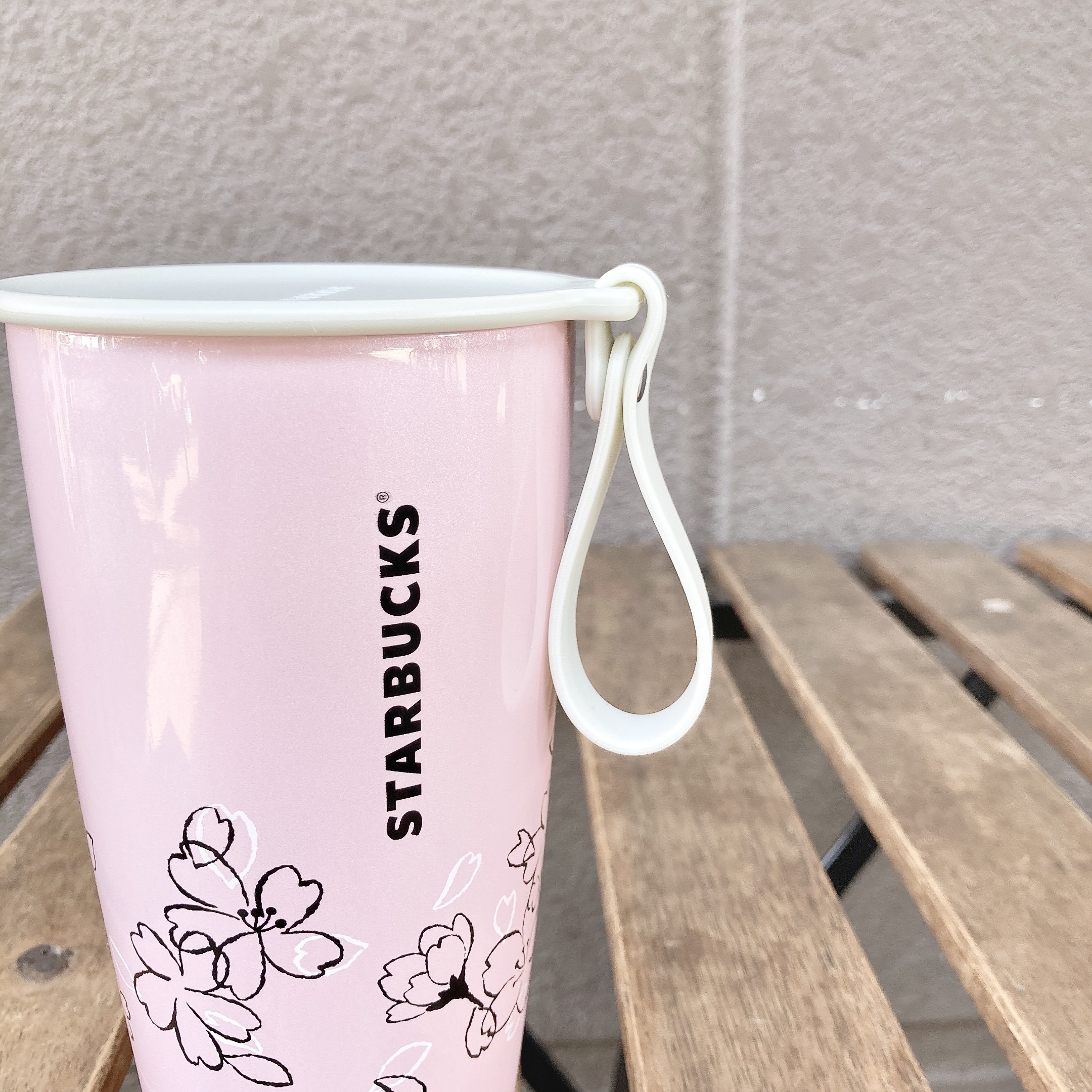 こんな可愛いの、買うに決まってる！【スタバ】の「新作ボトル」桜 