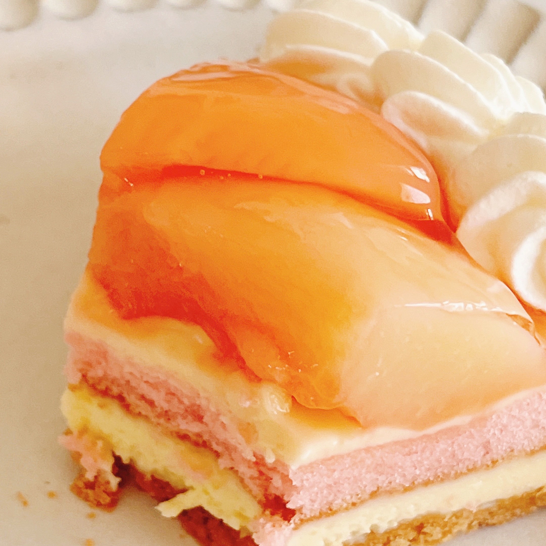 銀座コージーコーナーの季節限定「白桃タルト」