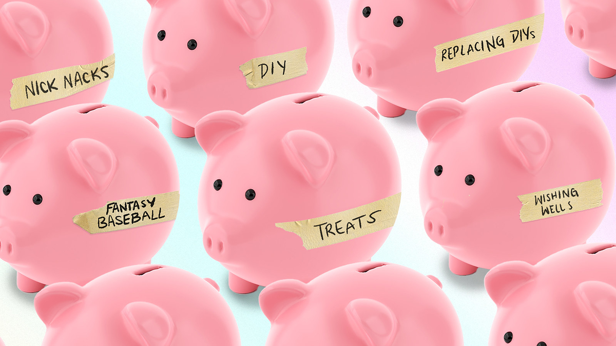 DIY Cute Piggy Bank to Teach Kids About Finances and Sustainability