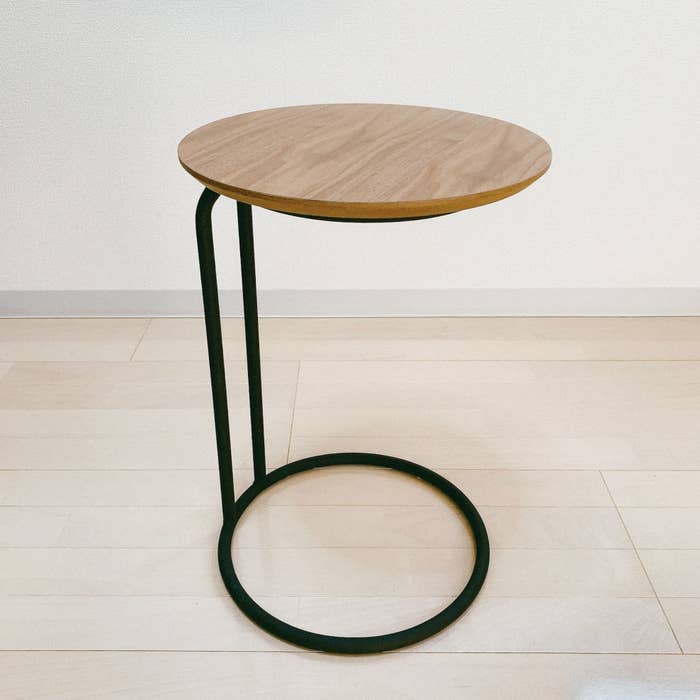 ニトリのおすすめのインテリア「サイドテーブル ラウンズ（ブラウン）」