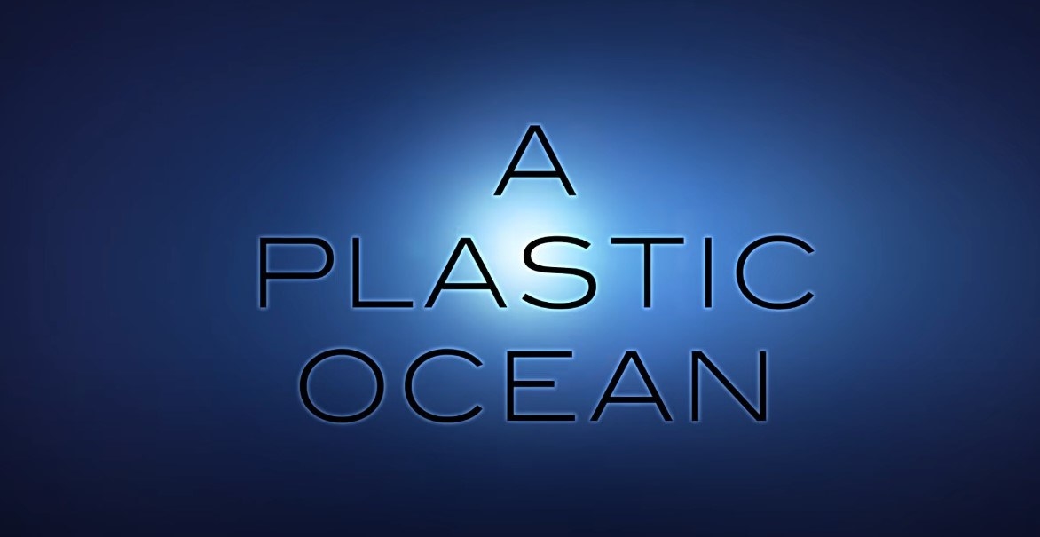 一个塑料海洋标题屏幕