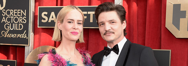 Sarah Paulson ajudou a financiar carreira de Pedro Pascal