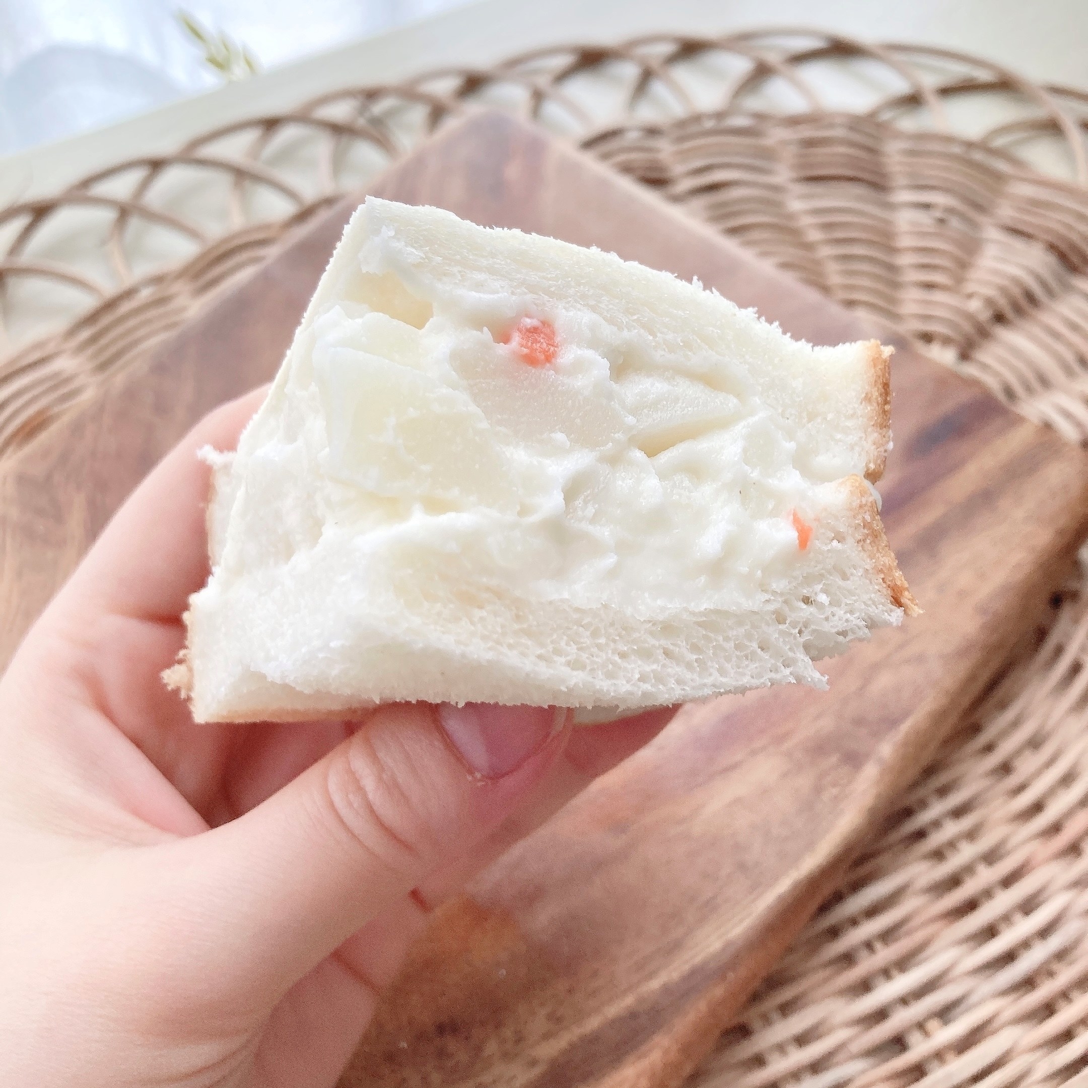 LAWSON(ローソン)のオススメの総菜パン「三元豚の厚切りカツ&ポテトサラダサンド」