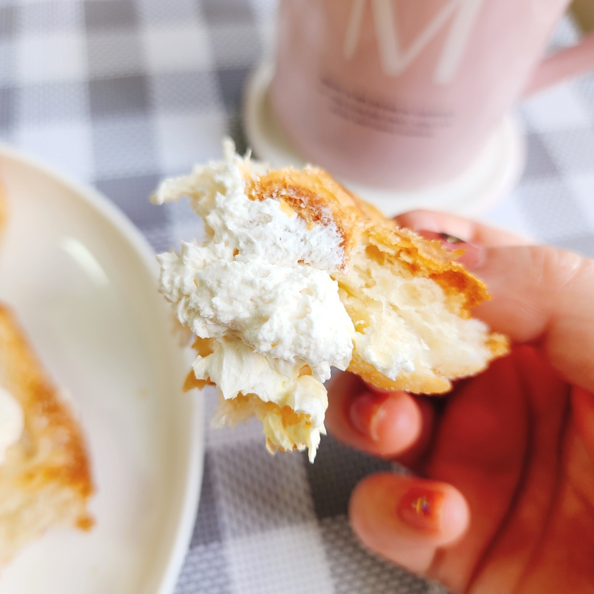 LAWSON（ローソン）のおすすめパン「ダブルホイップデニッシュ」