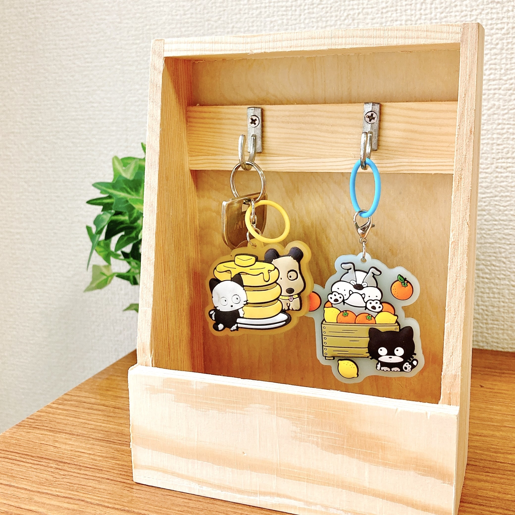 DAISO(ダイソー)のおすすめ収納アイテム「木製デザインキーボックス」