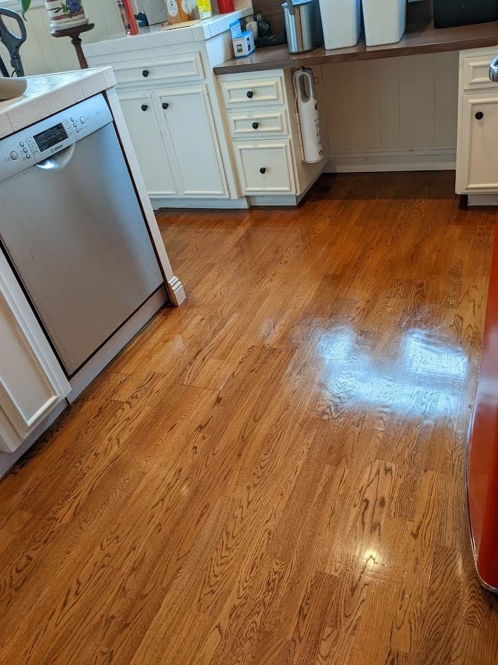 Reviewer image of shiny hardwood floors