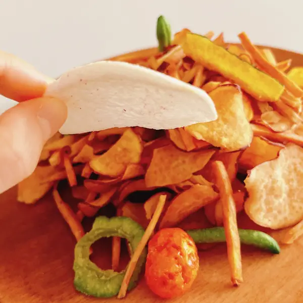 ドン・キホーテのオススメの情熱価格シリーズ「野菜チップス」