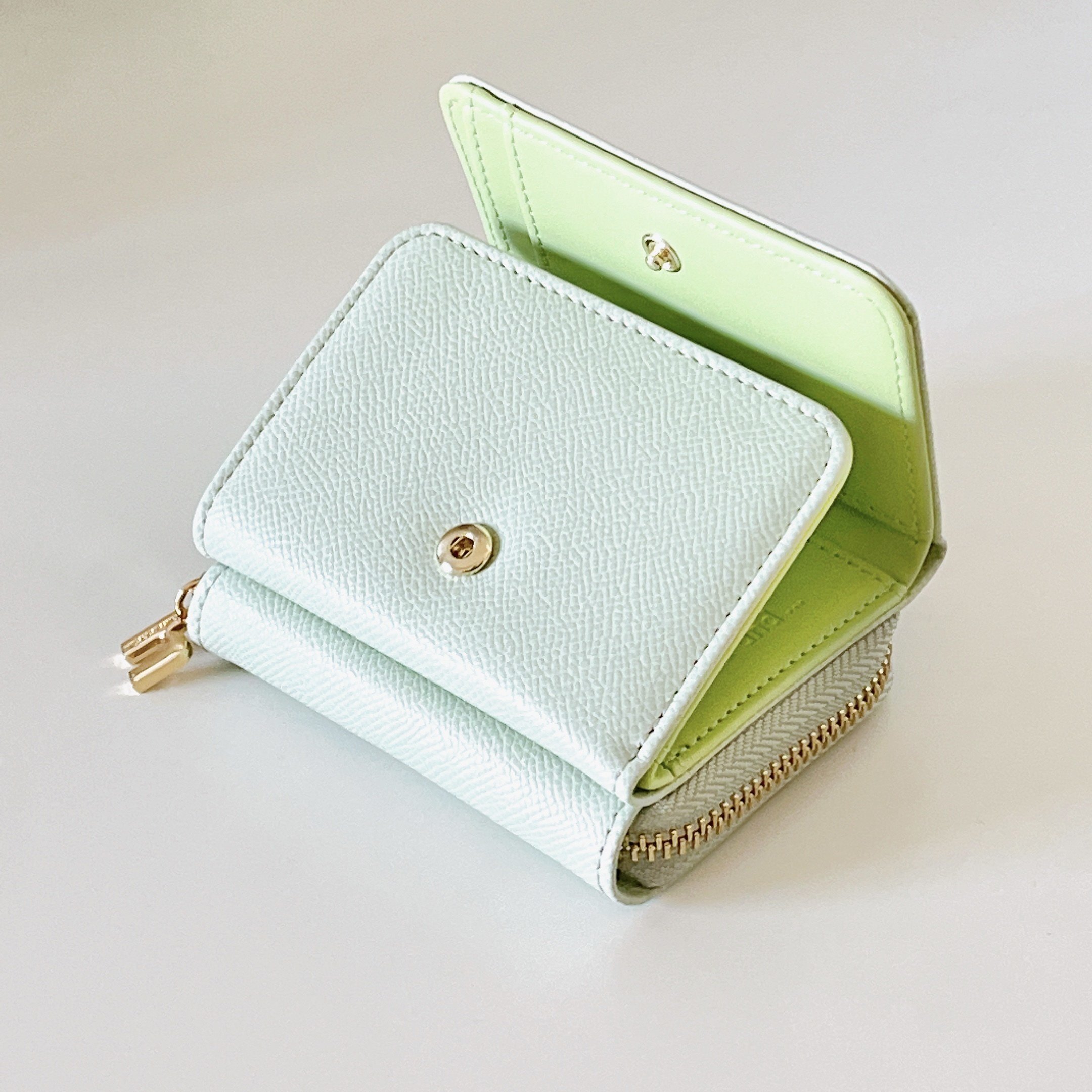niko and…（ニコ アンド）のおすすめの財布「オリジナルロゴ三つ折りミニ財布」