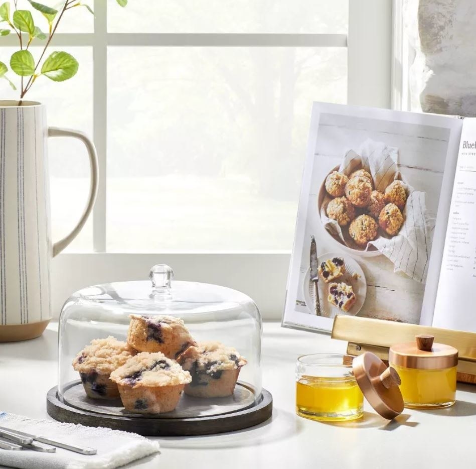 rustic round cake stand