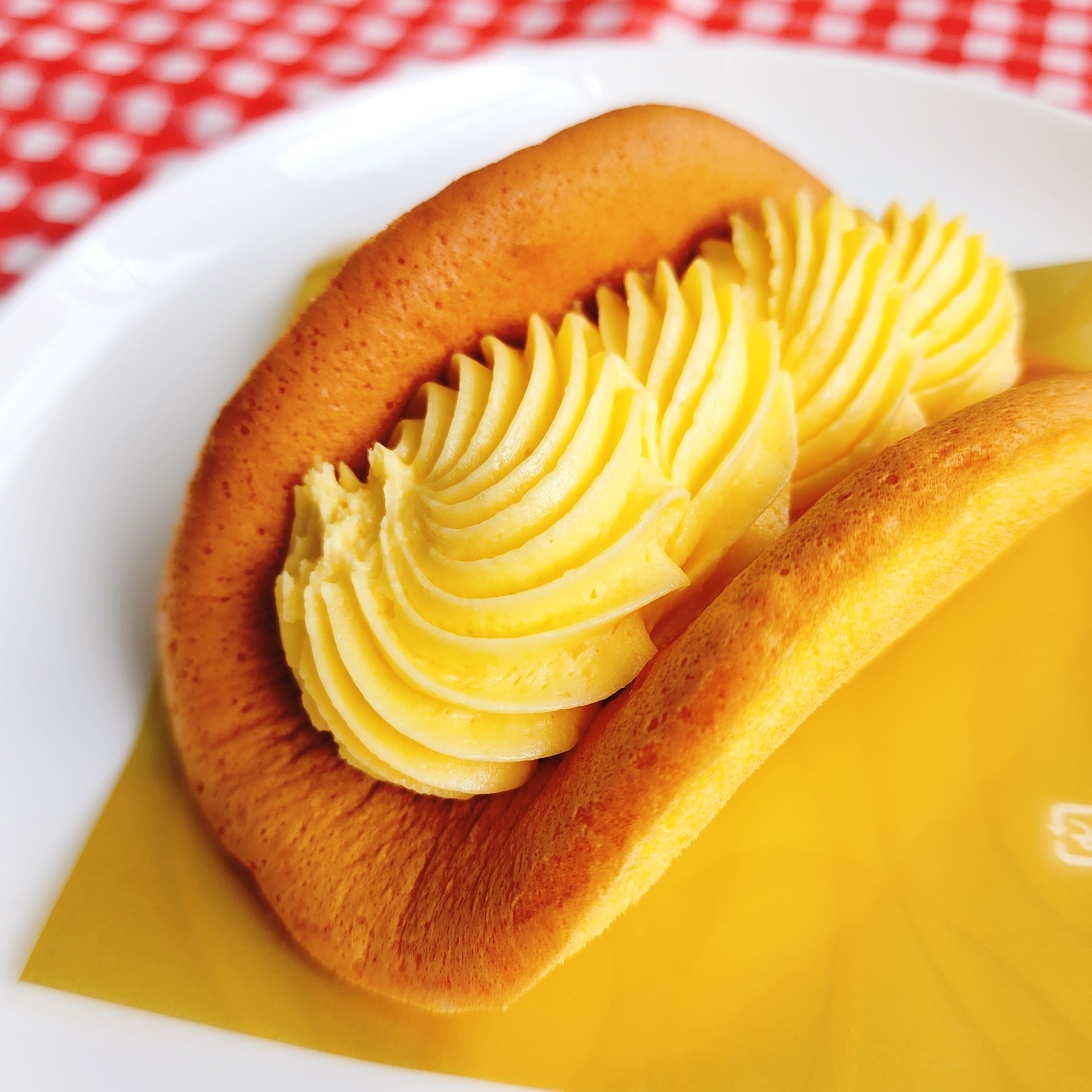 LAWSON（ローソン）のおすすめスイーツ「ふんわりバターオムレット」