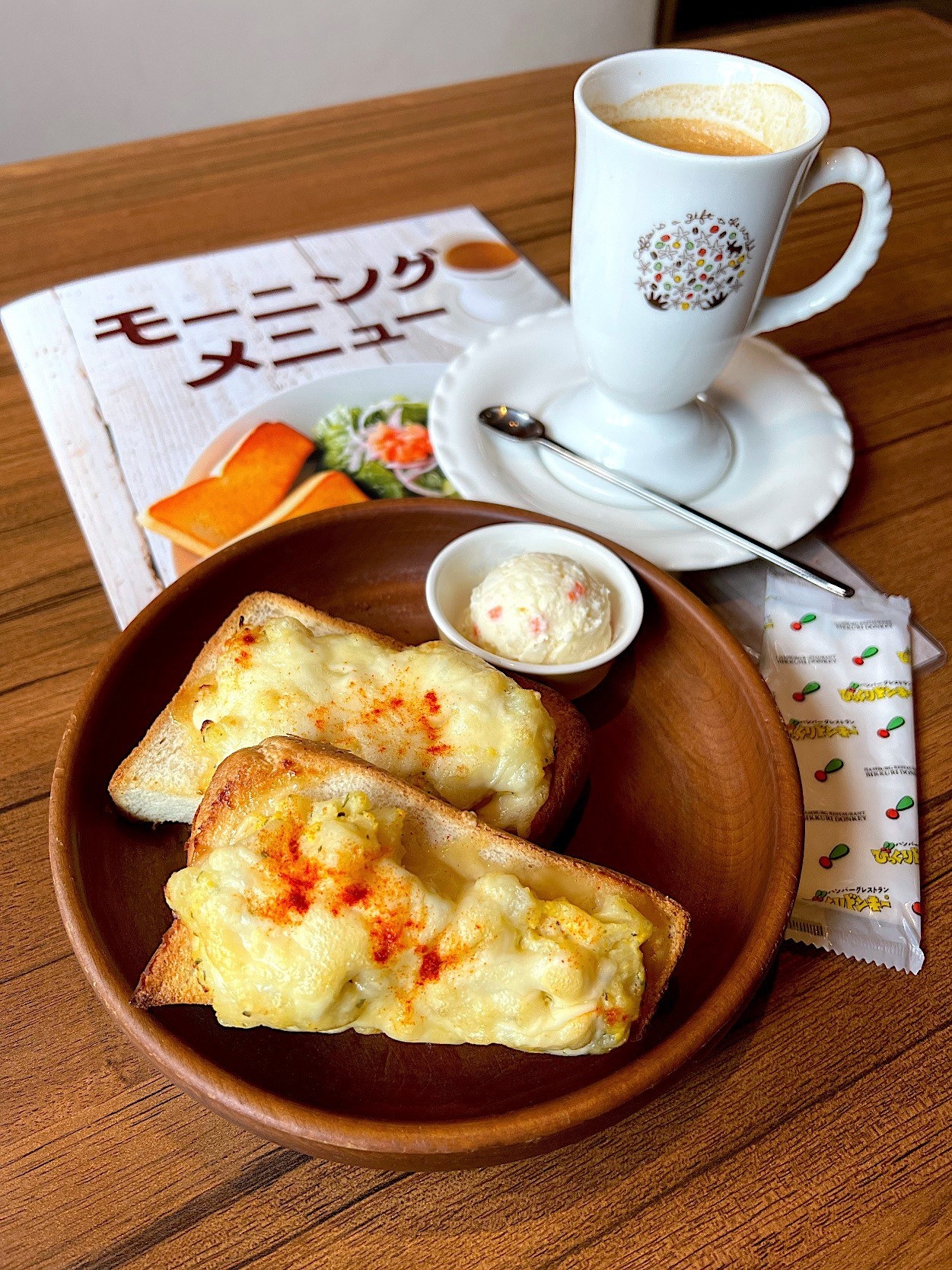 びっくりドンキーのおすすめモーニングセット「ポテサラトーストセット」