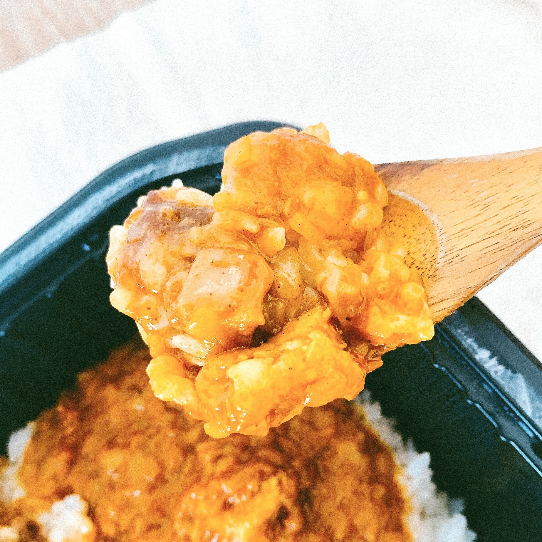 セブン-イレブンのおすすめの冷凍食品「EASE UP魯珈監修 ろかプレート」