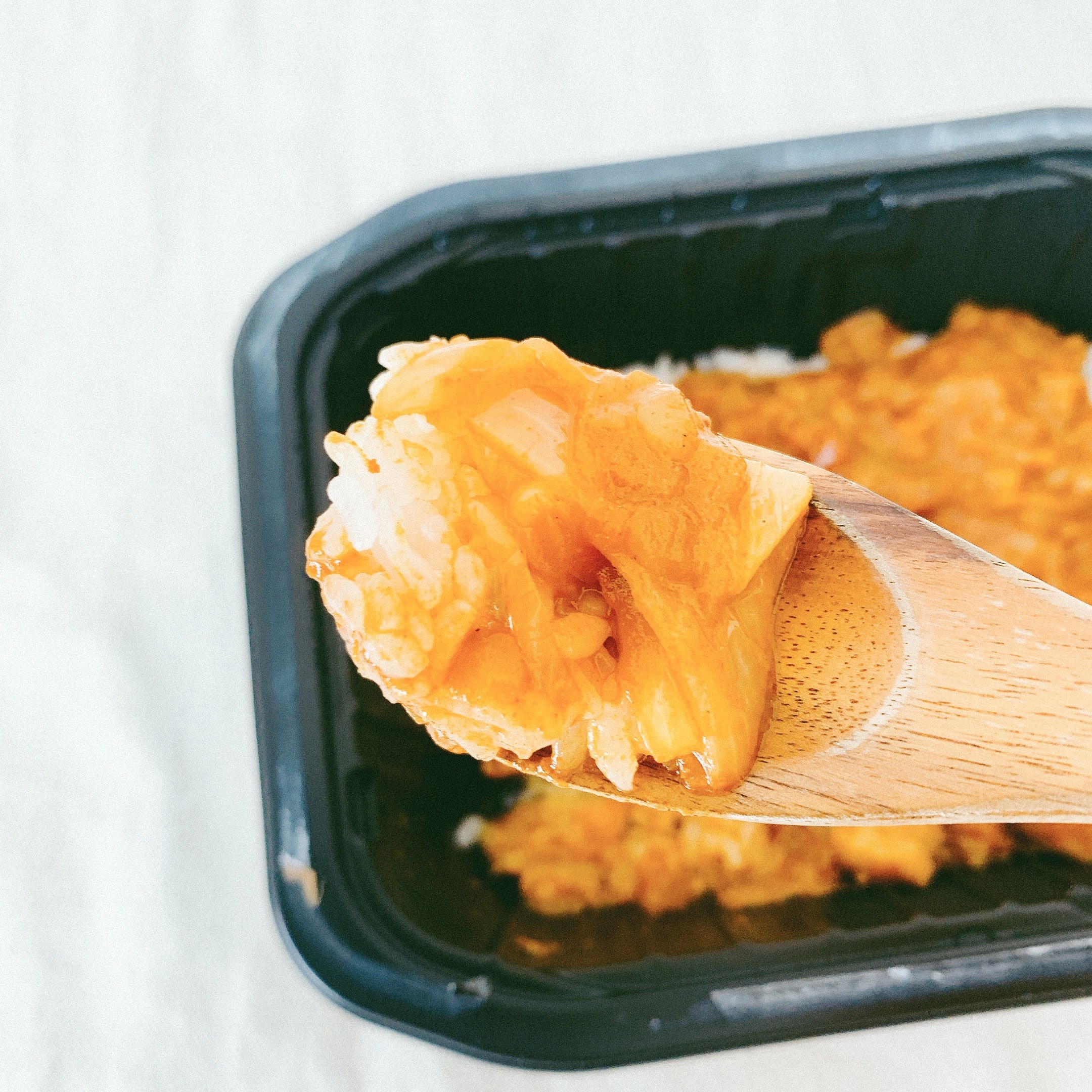 セブン-イレブンのおすすめの冷凍食品「EASE UP魯珈監修 ろかプレート」