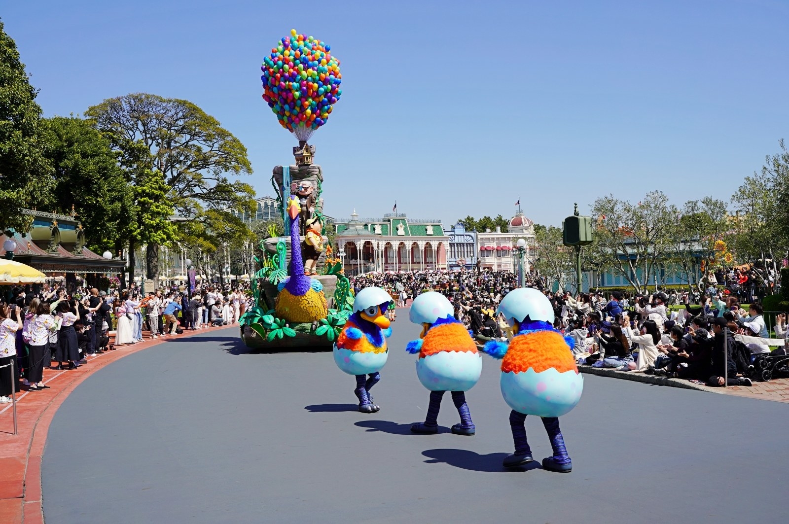 ディズニーランドで開催中の40周年プログラム「ディズニー・ハーモニー・イン・カラー」