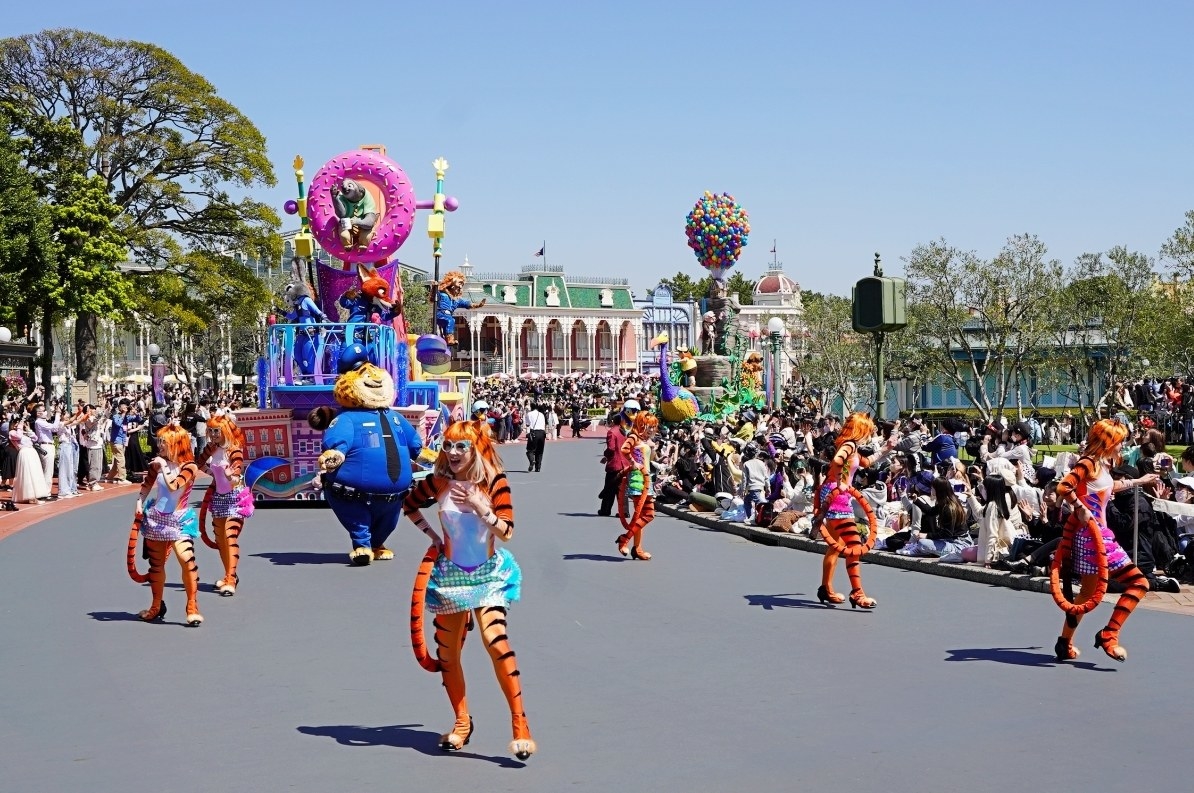 ディズニーランドで開催中の40周年プログラム「ディズニー・ハーモニー・イン・カラー」