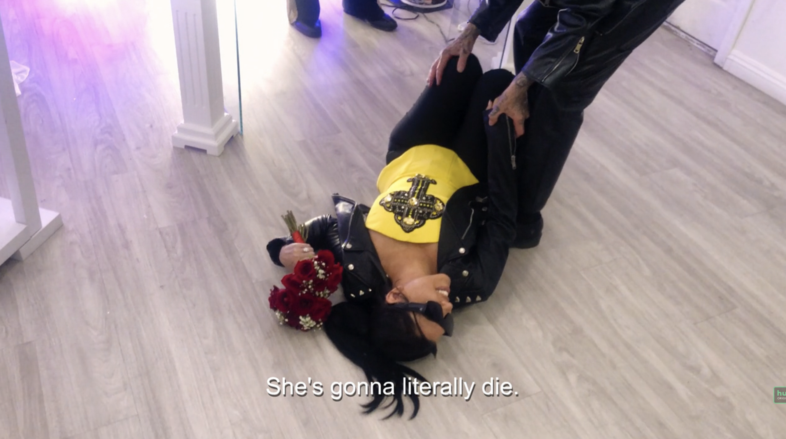 Kourtney on the floor laughing: "She's gonna literally die"