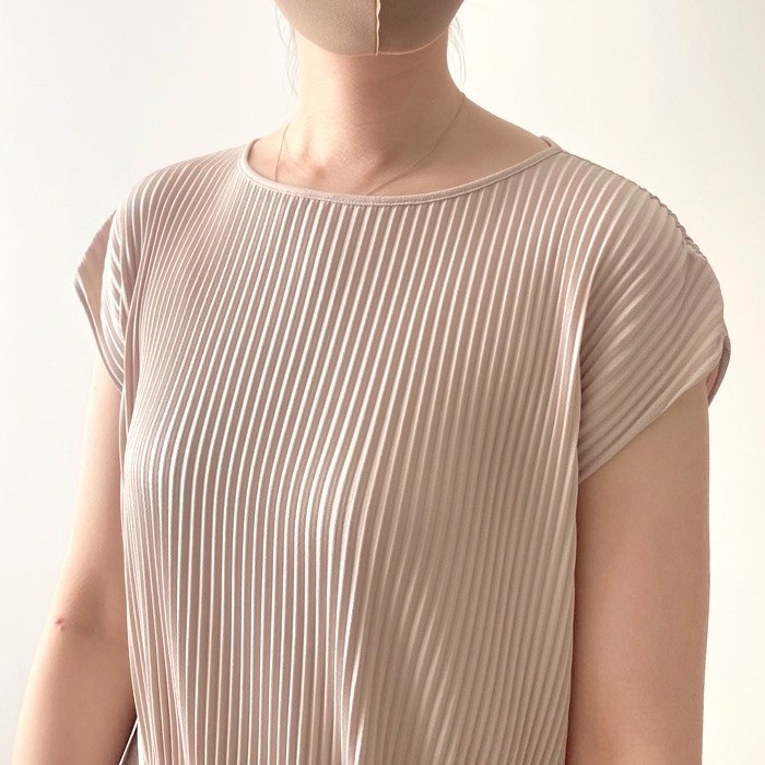 UNIQLO（ユニクロ）のおすすめ「プリーツワンピース（半袖）」