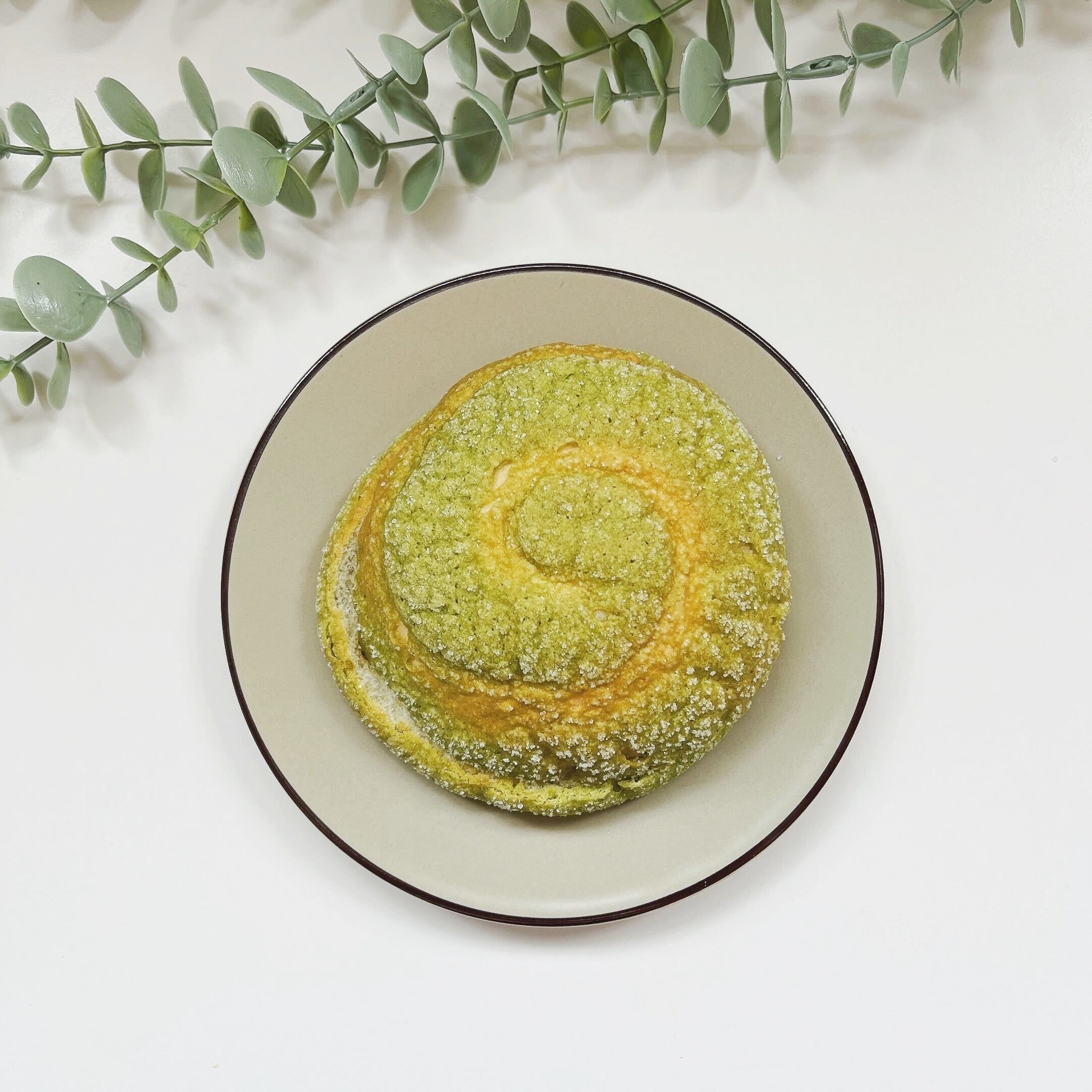 FamilyMart(ファミリーマート)のオススメのスイーツ「宇治抹茶メロンパン」