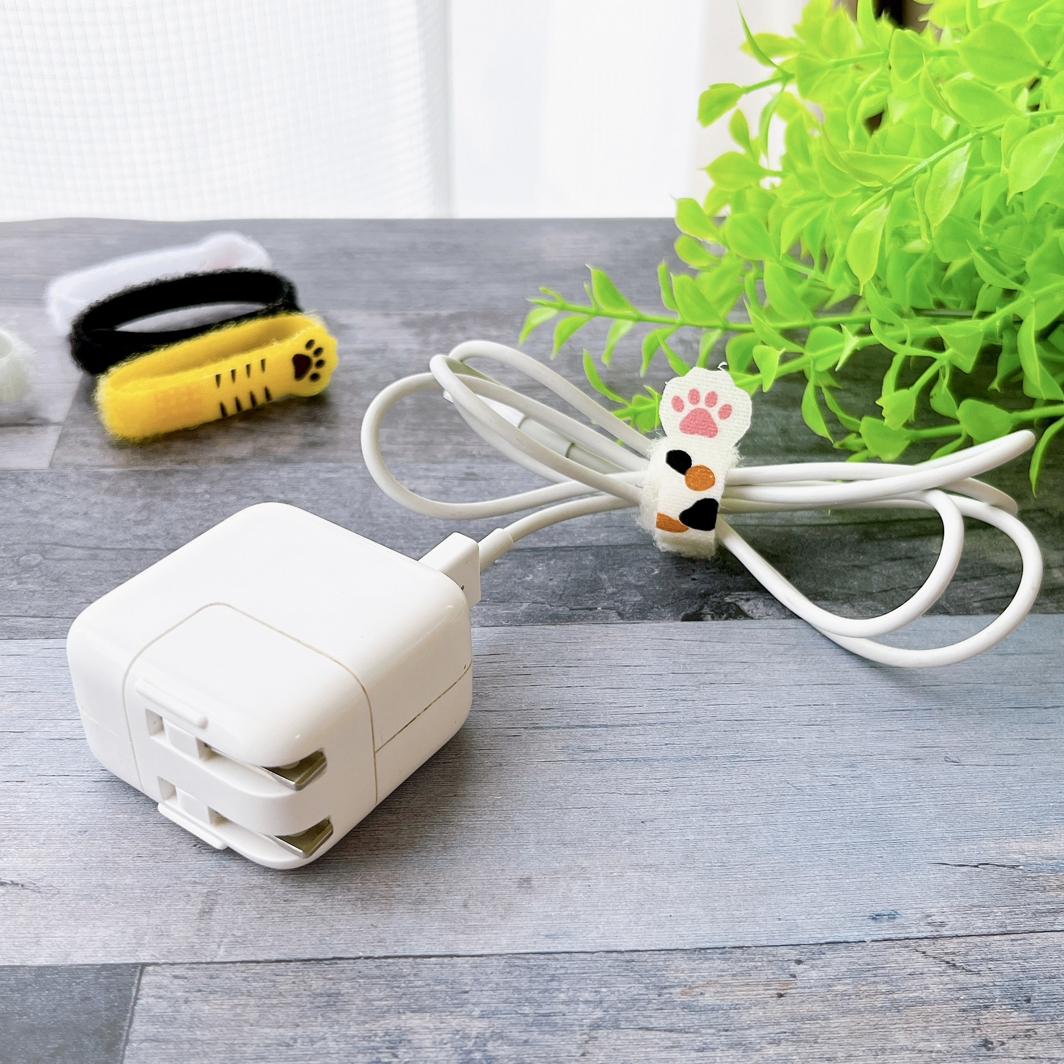 DAISO(ダイソー)のオススメ便利グッズ「ケーブルタイ(肉球柄)」