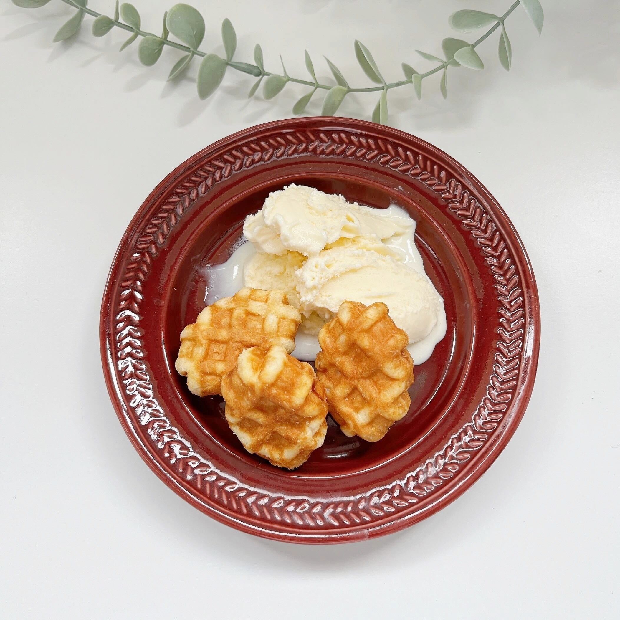 セブン-イレブンのオススメのお菓子「しっとりやわらか ふわふわっふる 5個」