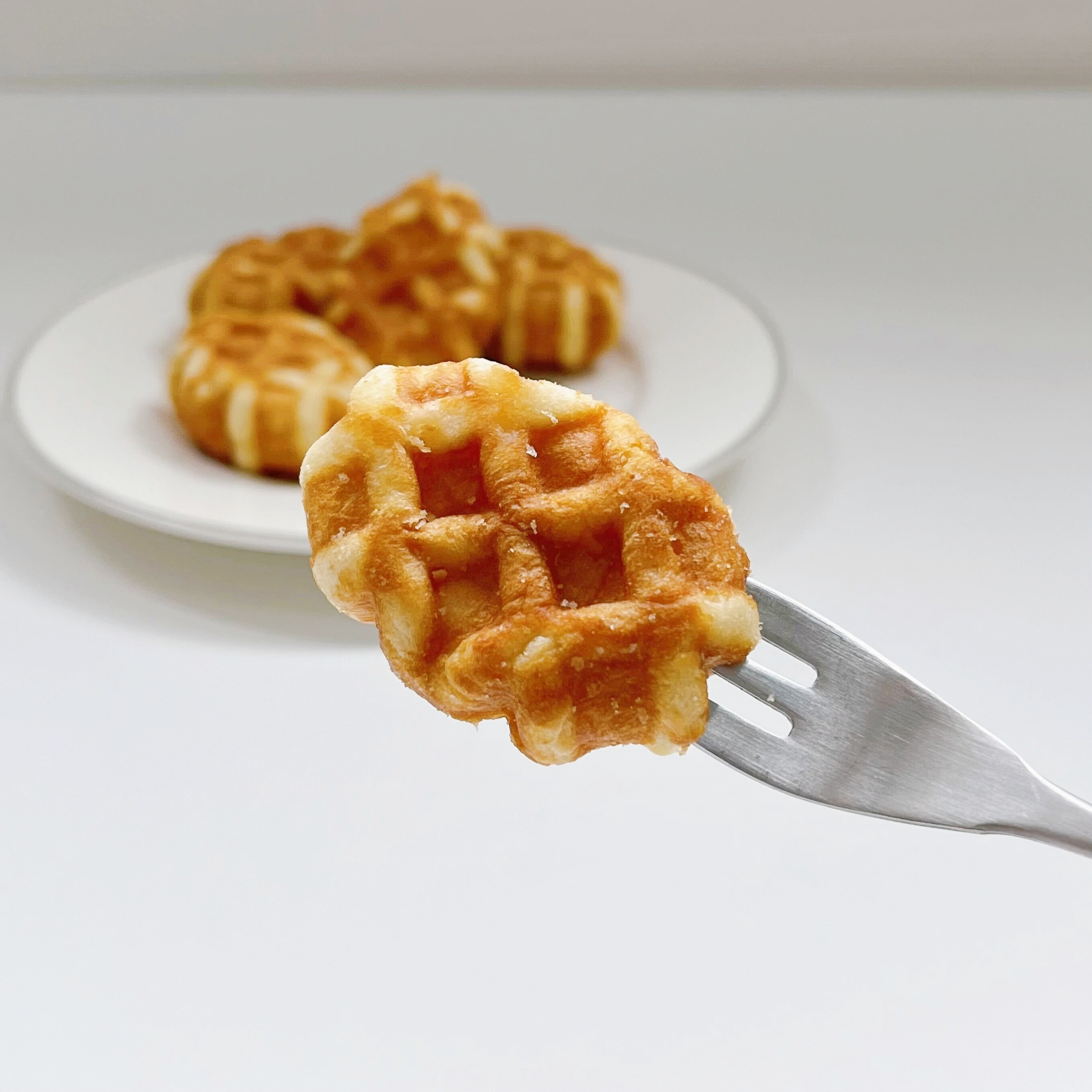 セブン-イレブンのオススメのお菓子「しっとりやわらか ふわふわっふる 5個」