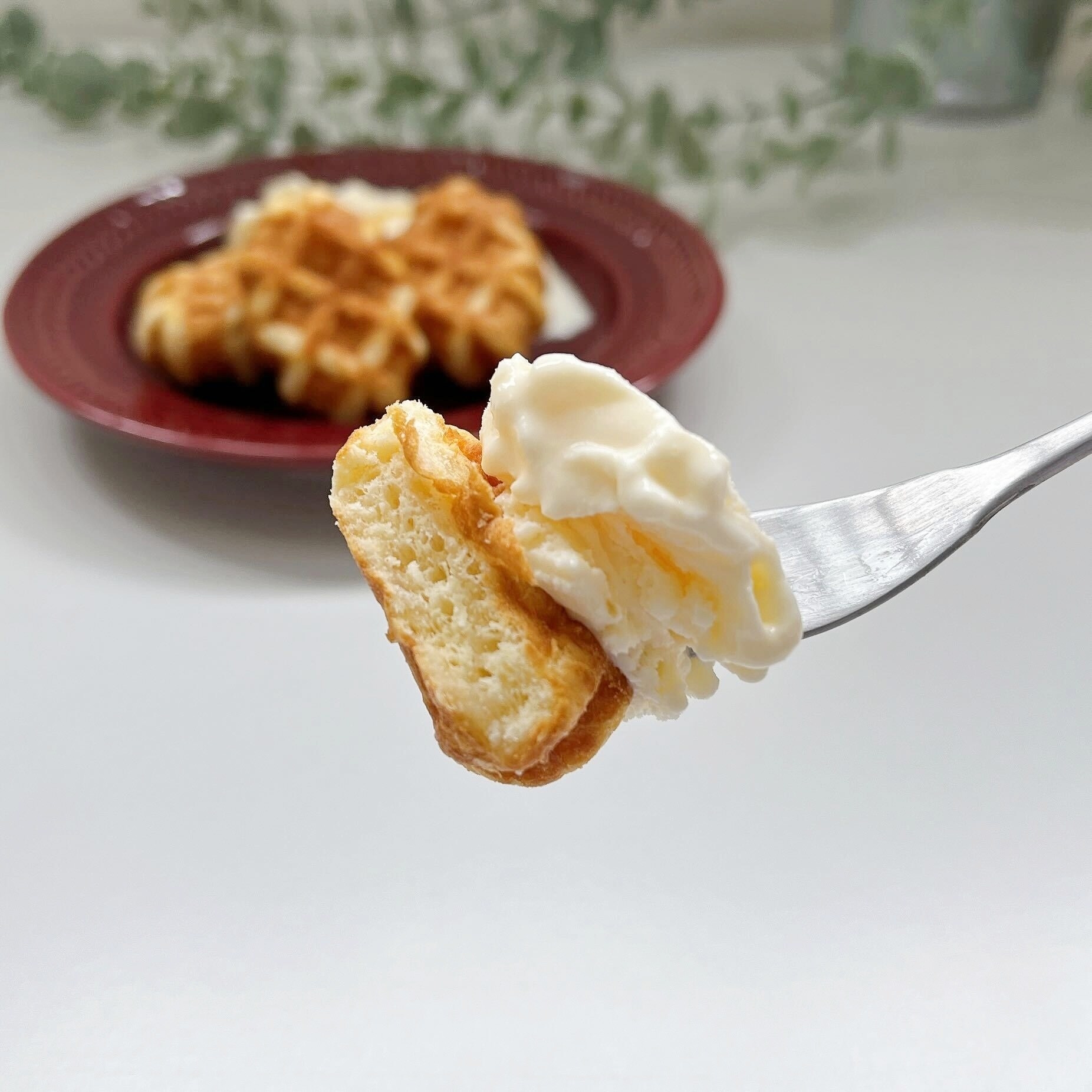 セブン-イレブンのオススメのお菓子「しっとりやわらか ふわふわっふる 5個」