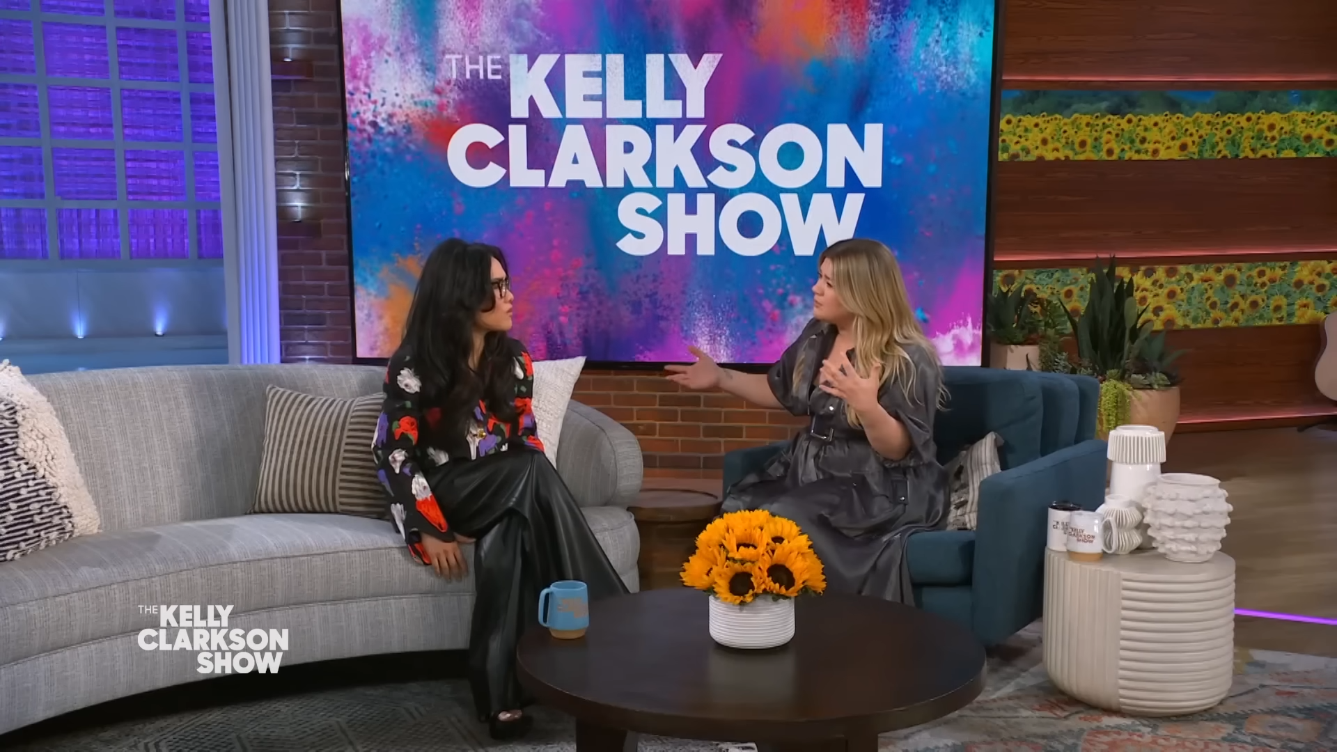 Ali Wong and Kelly Clarkson