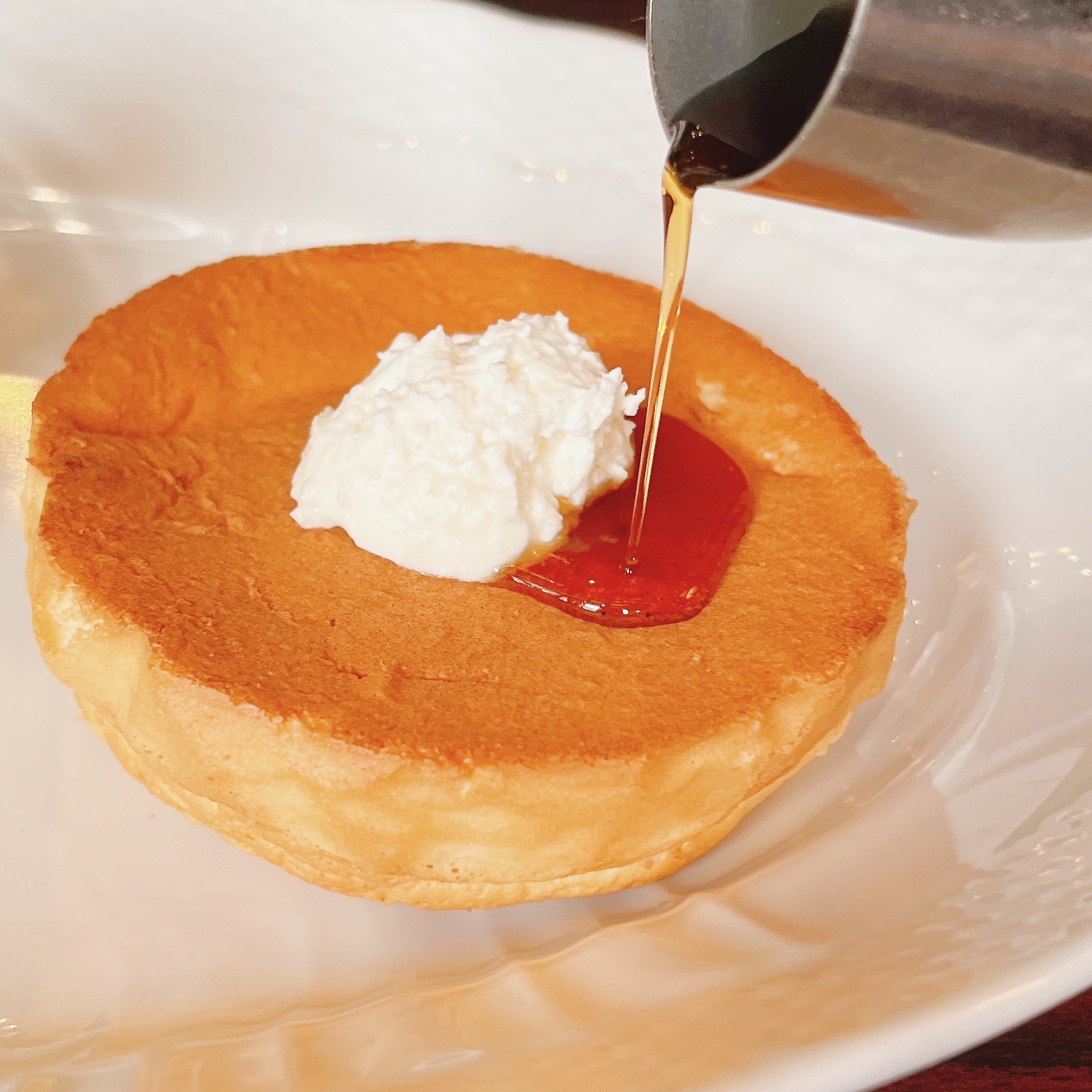 星乃珈琲店のおすすめモーニング「サラダ&パンケーキ」