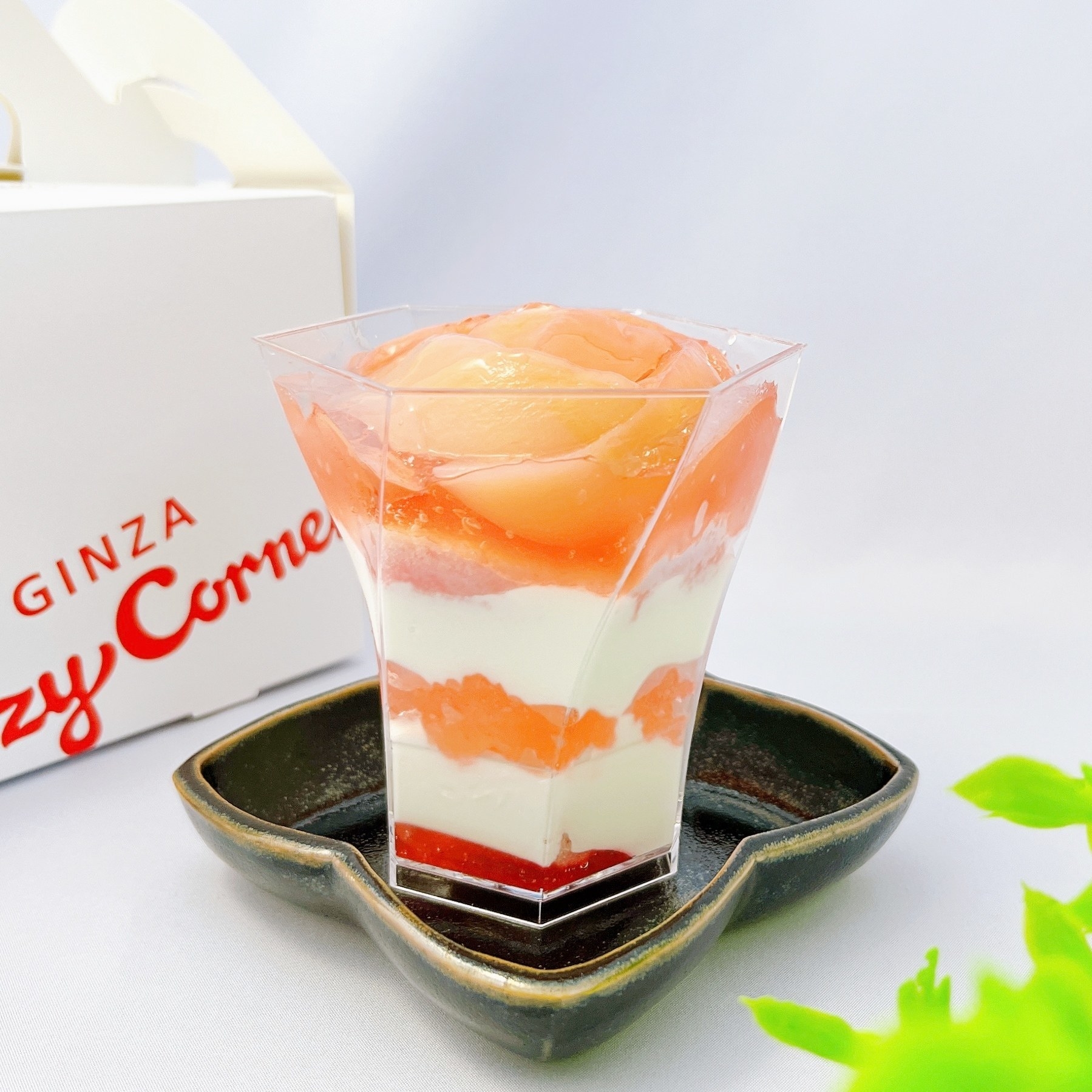 銀座コージーコーナーのオススメのスイーツ「白桃パルフェ」