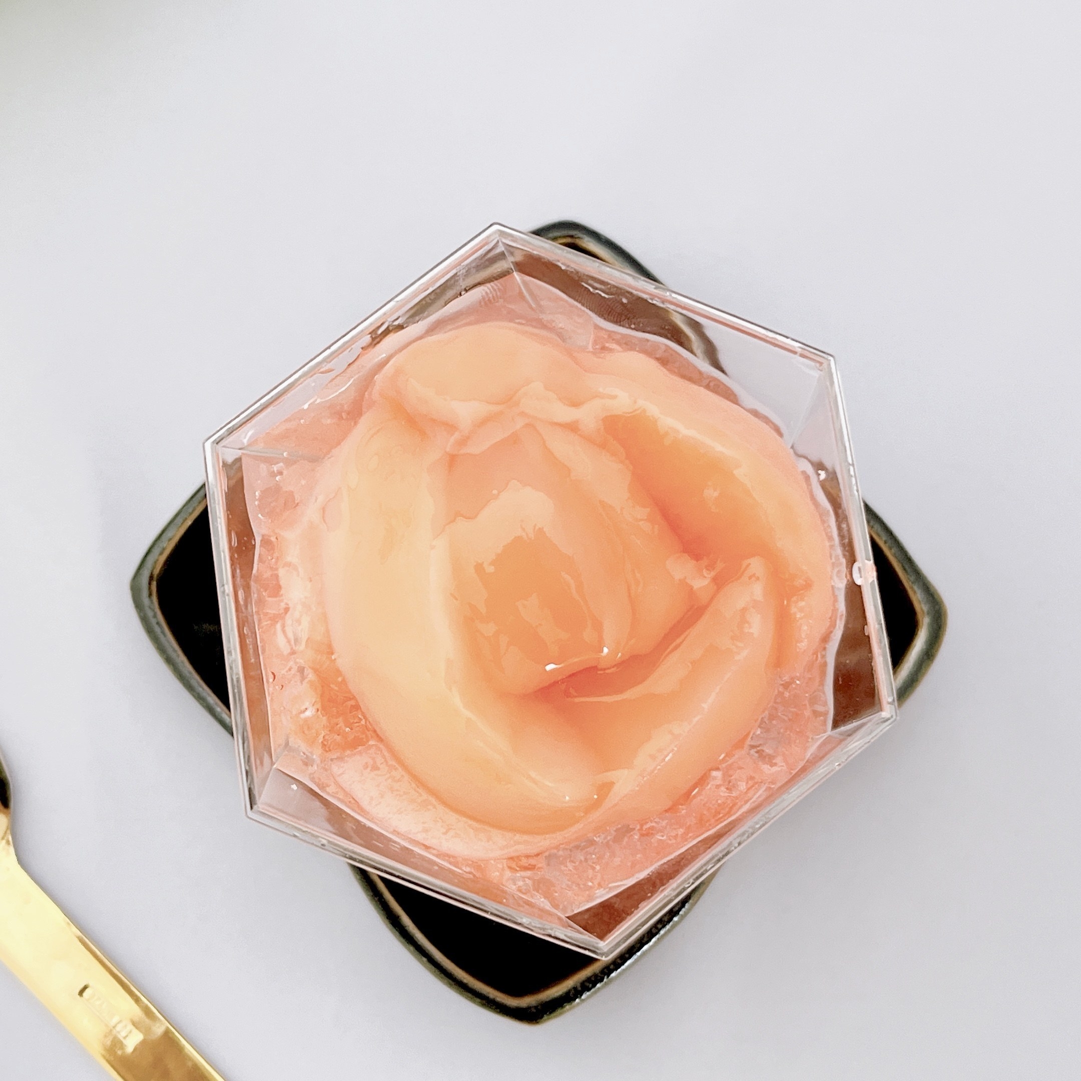 銀座コージーコーナーのオススメのスイーツ「白桃パルフェ」