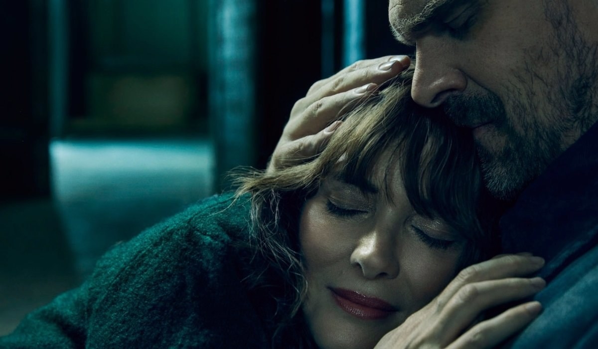 Winona Ryder and David Harbour in "Stranger Things 4"